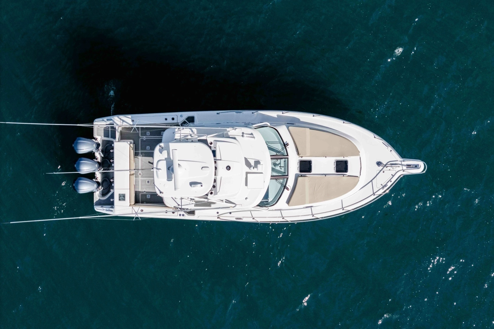 2018 Pursuit 385 Offshore - Image 34