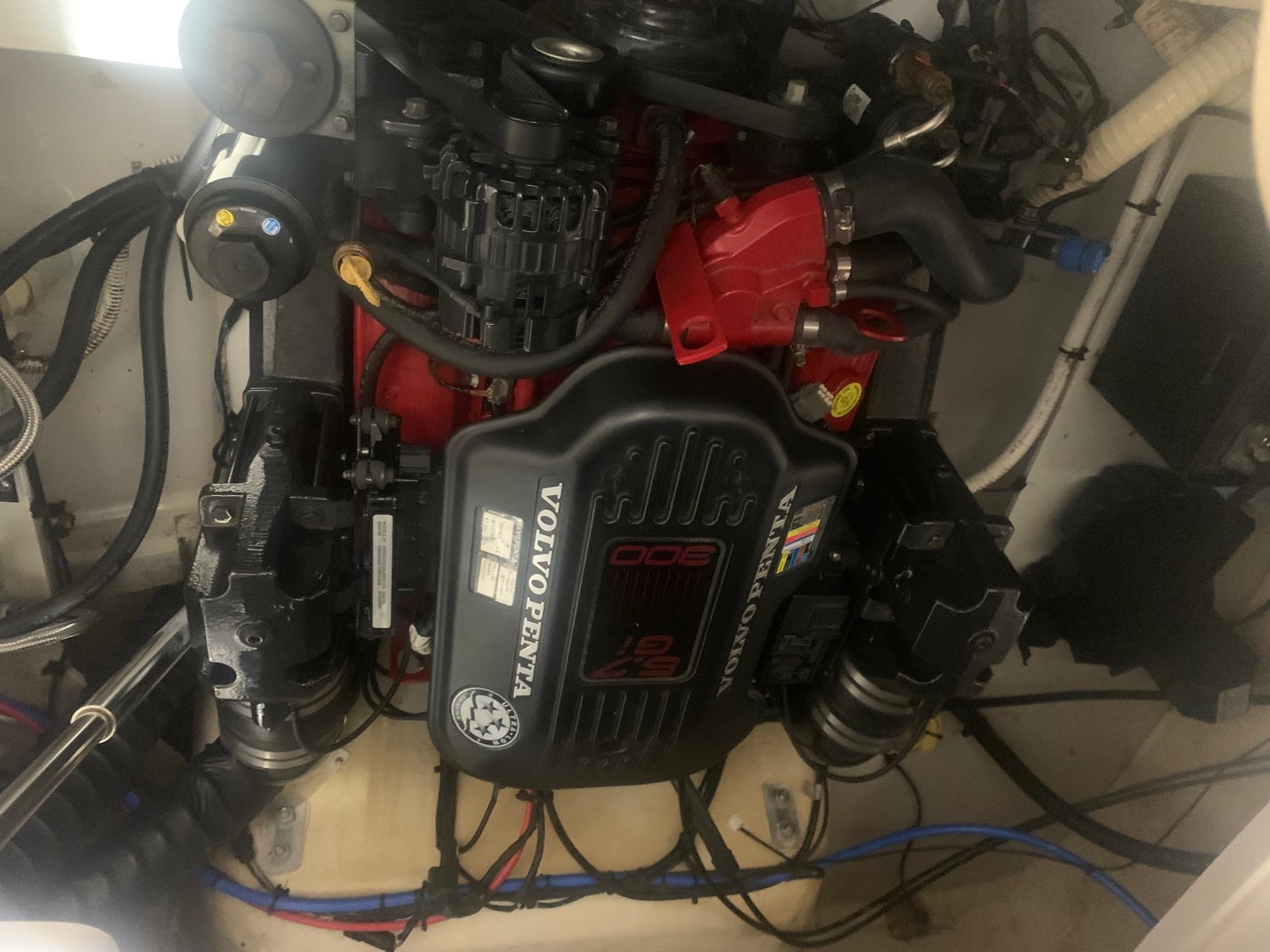2008 Four Winns V258 engine compartment with Volvo Penta motor.