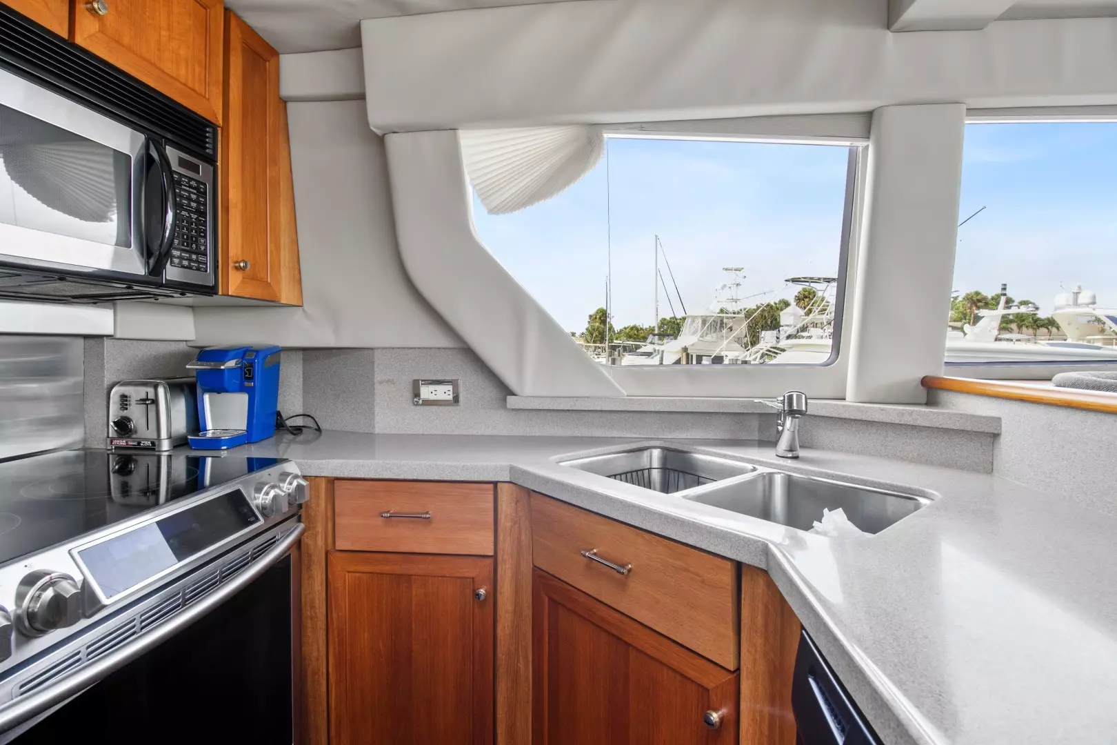 2000 Pacific Mariner 65 Motoryacht - Image 23