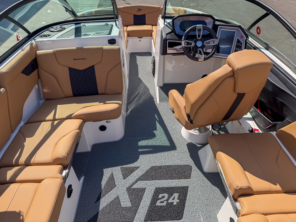 2022 MasterCraft XT24 - 17