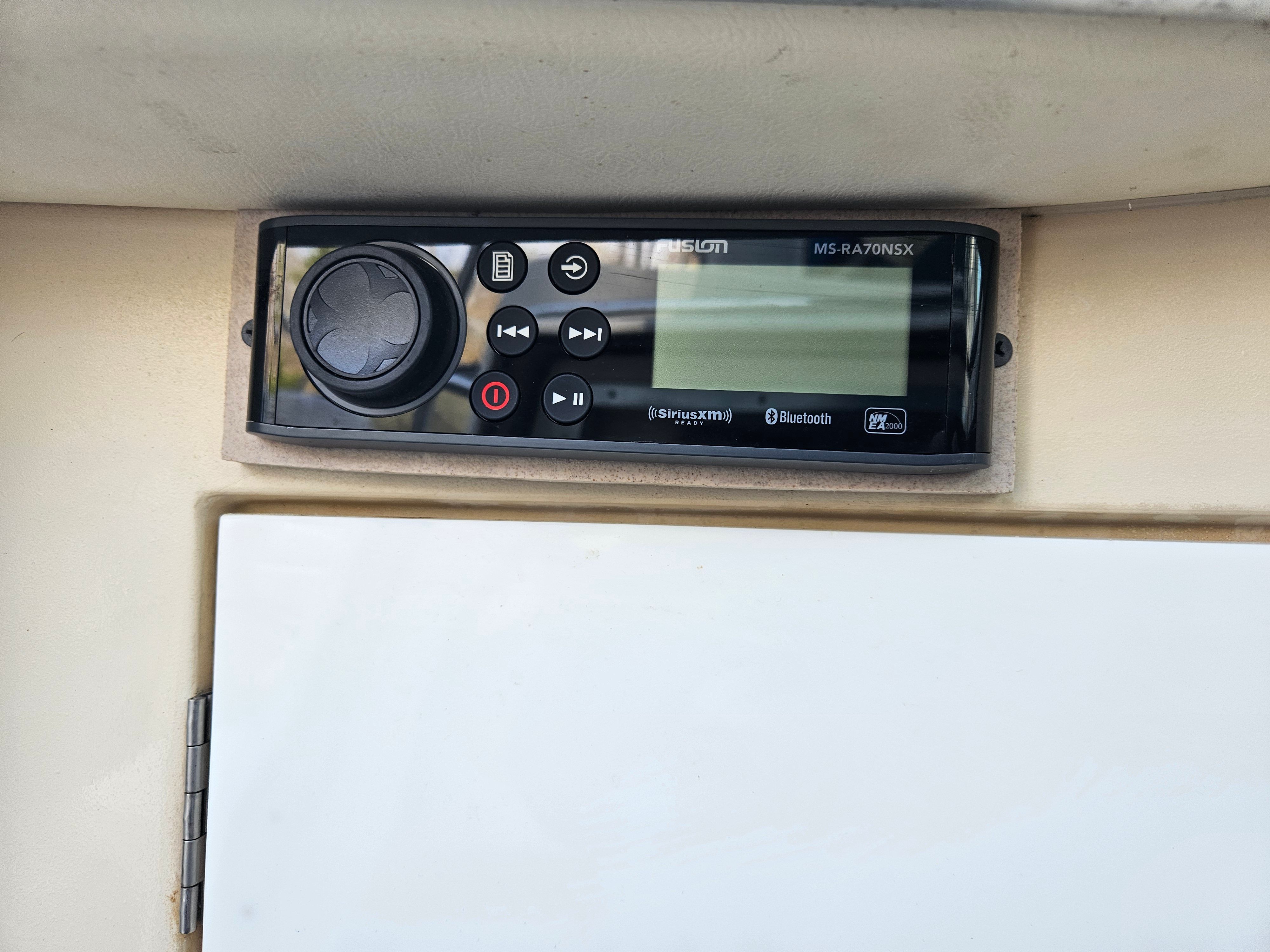 1995 Cruisers Yachts ARIA 3120 - 15