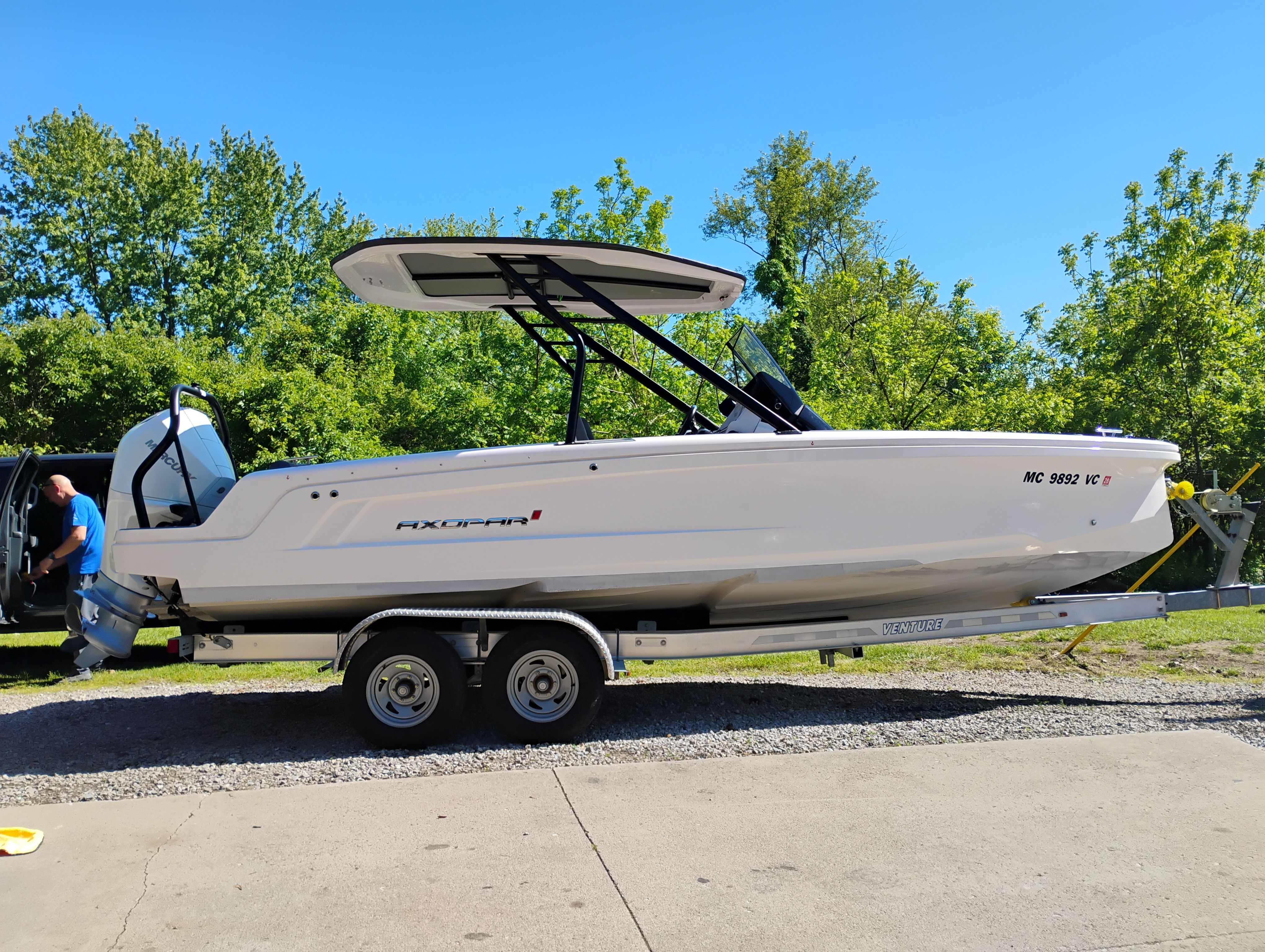 2022 Axopar 22 T-Top