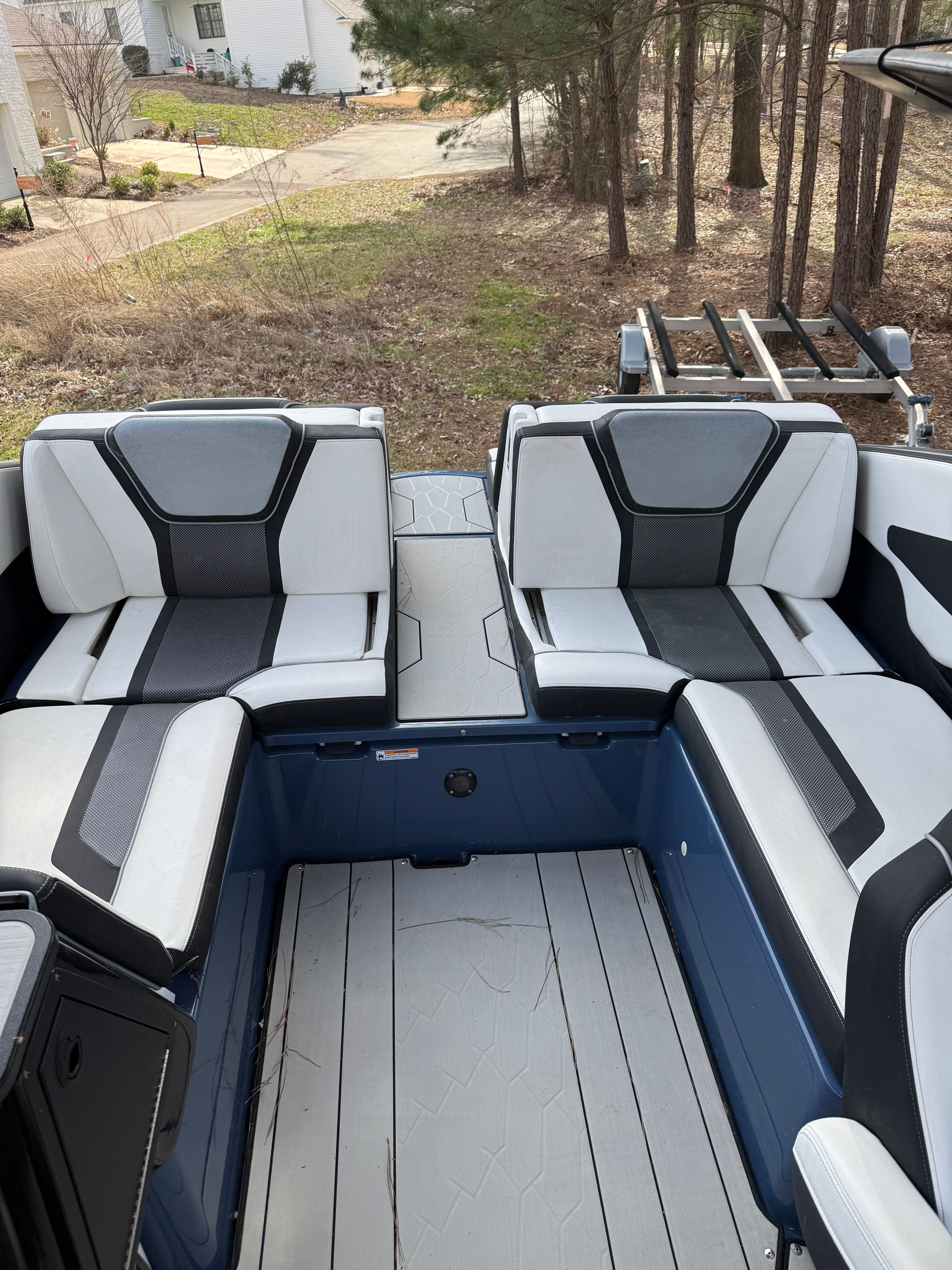 2023 Yamaha Boats 255XD - 12