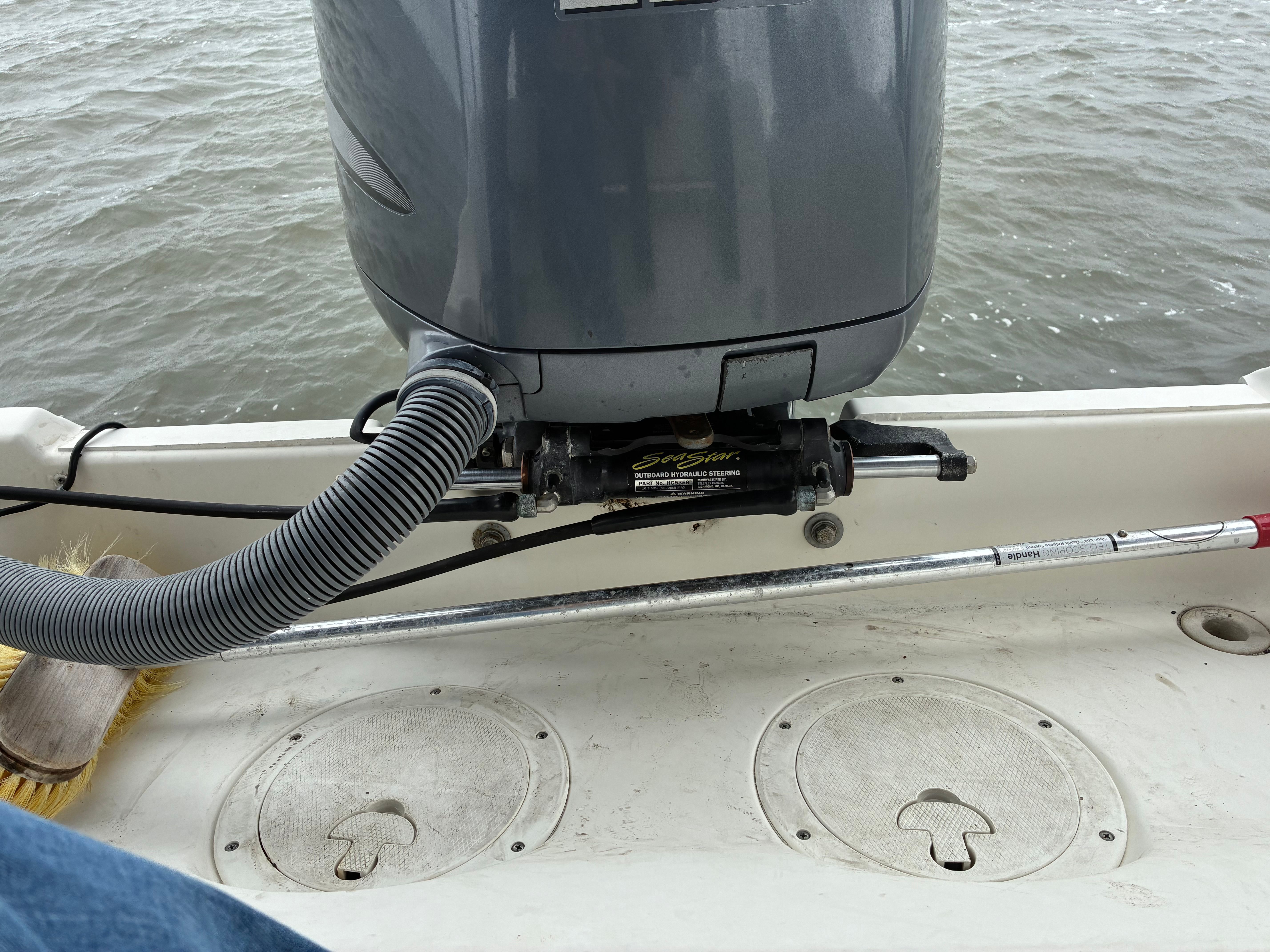 2005 Pursuit 2570 Offshore - 12
