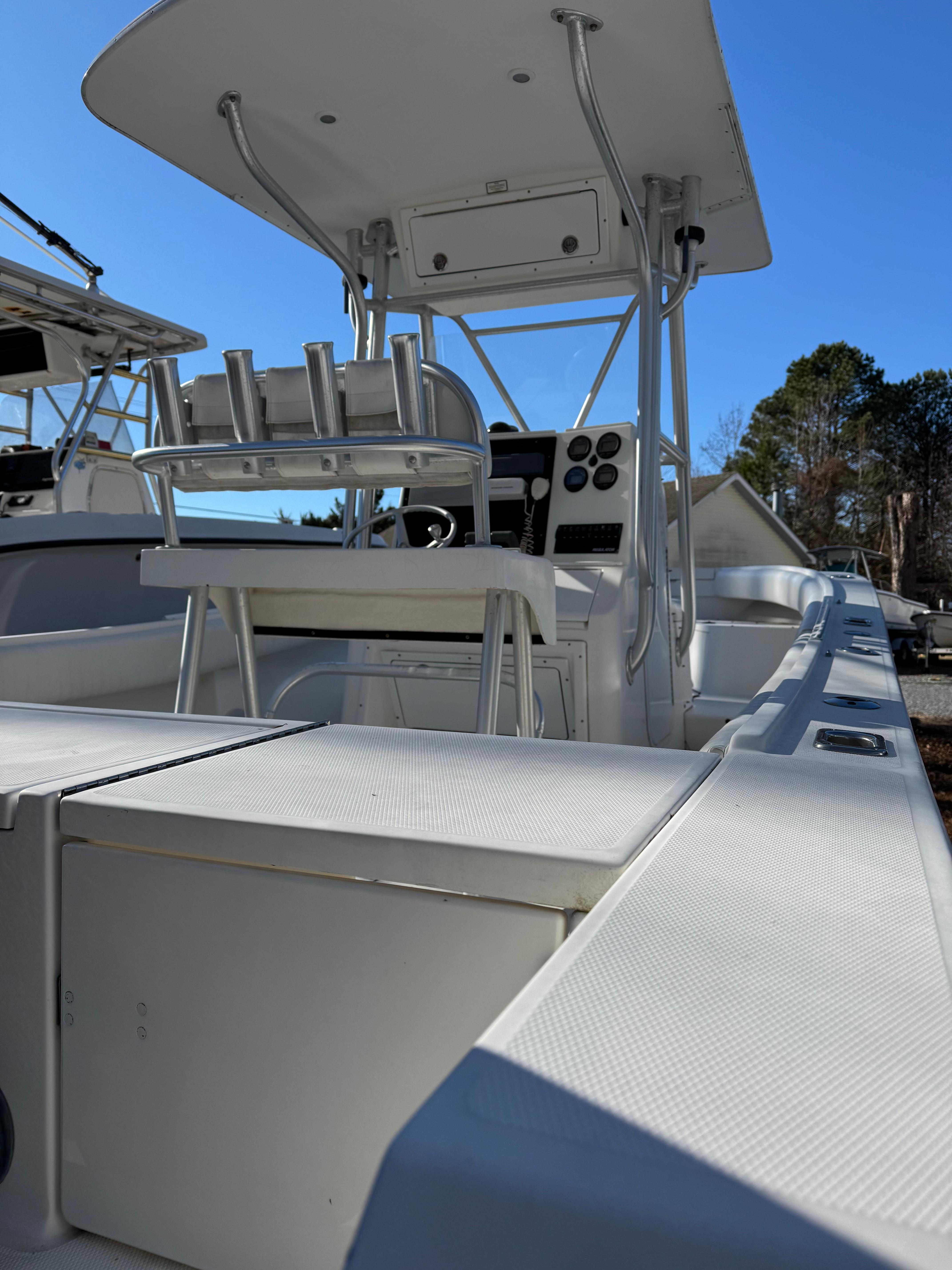 2004 Regulator 24 Forward Seating - 9