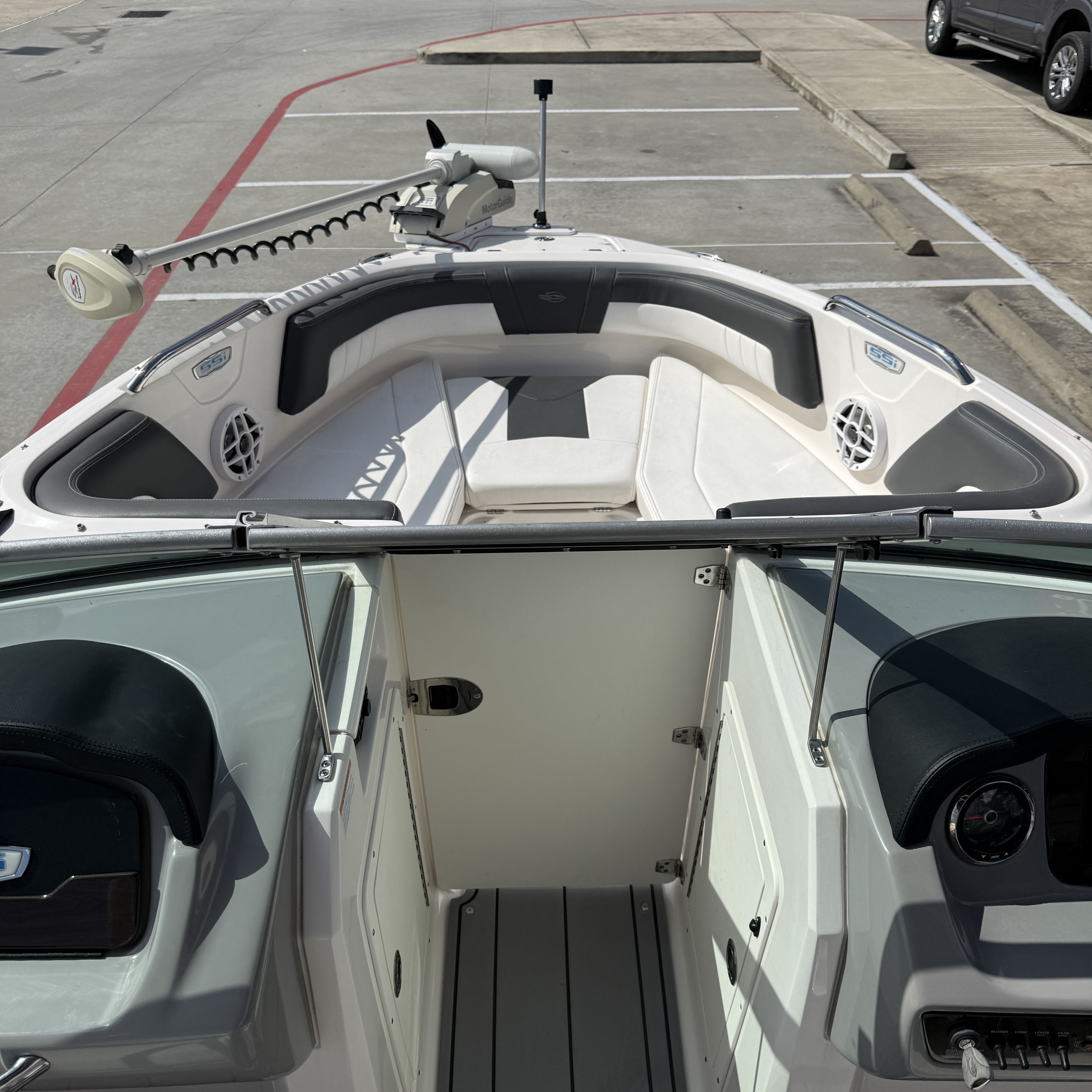 2023 Chaparral 21 H2O Ski & Fish - 30