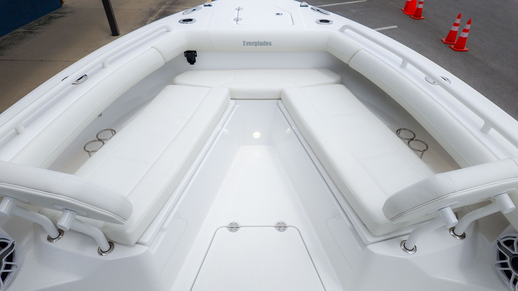 2026 Everglades 253 Center Console - 12