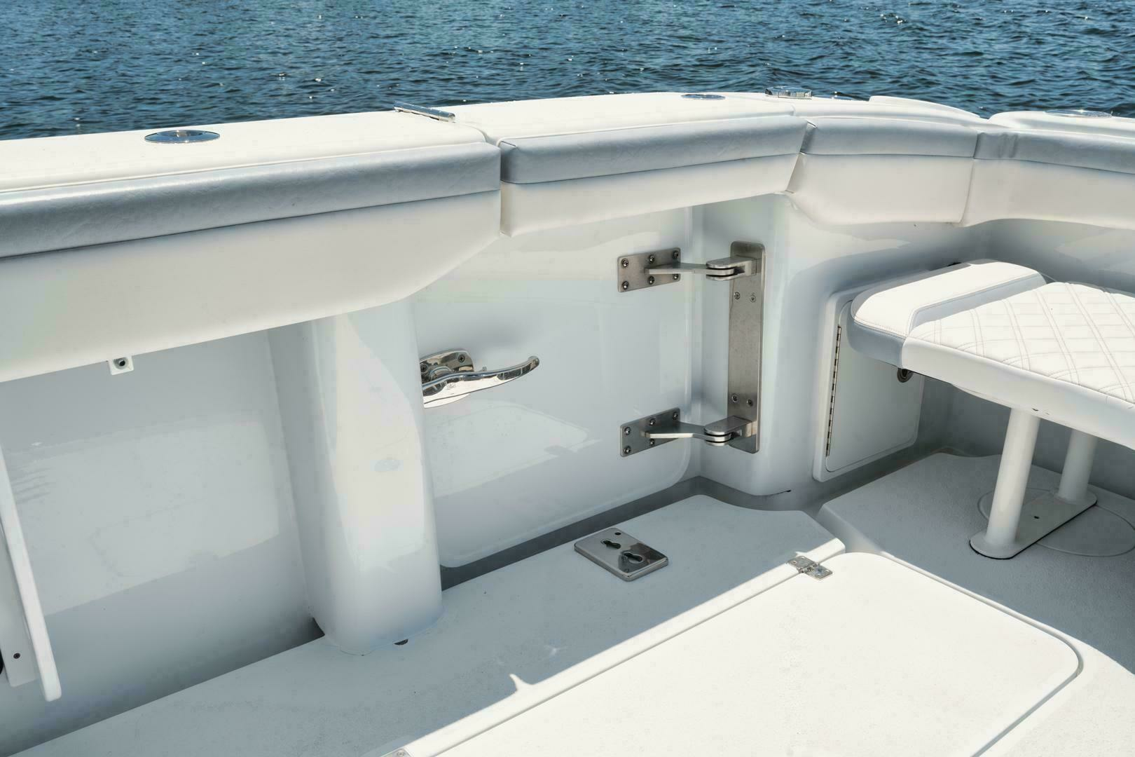 2026 Yellowfin 42 Offshore - Image 23