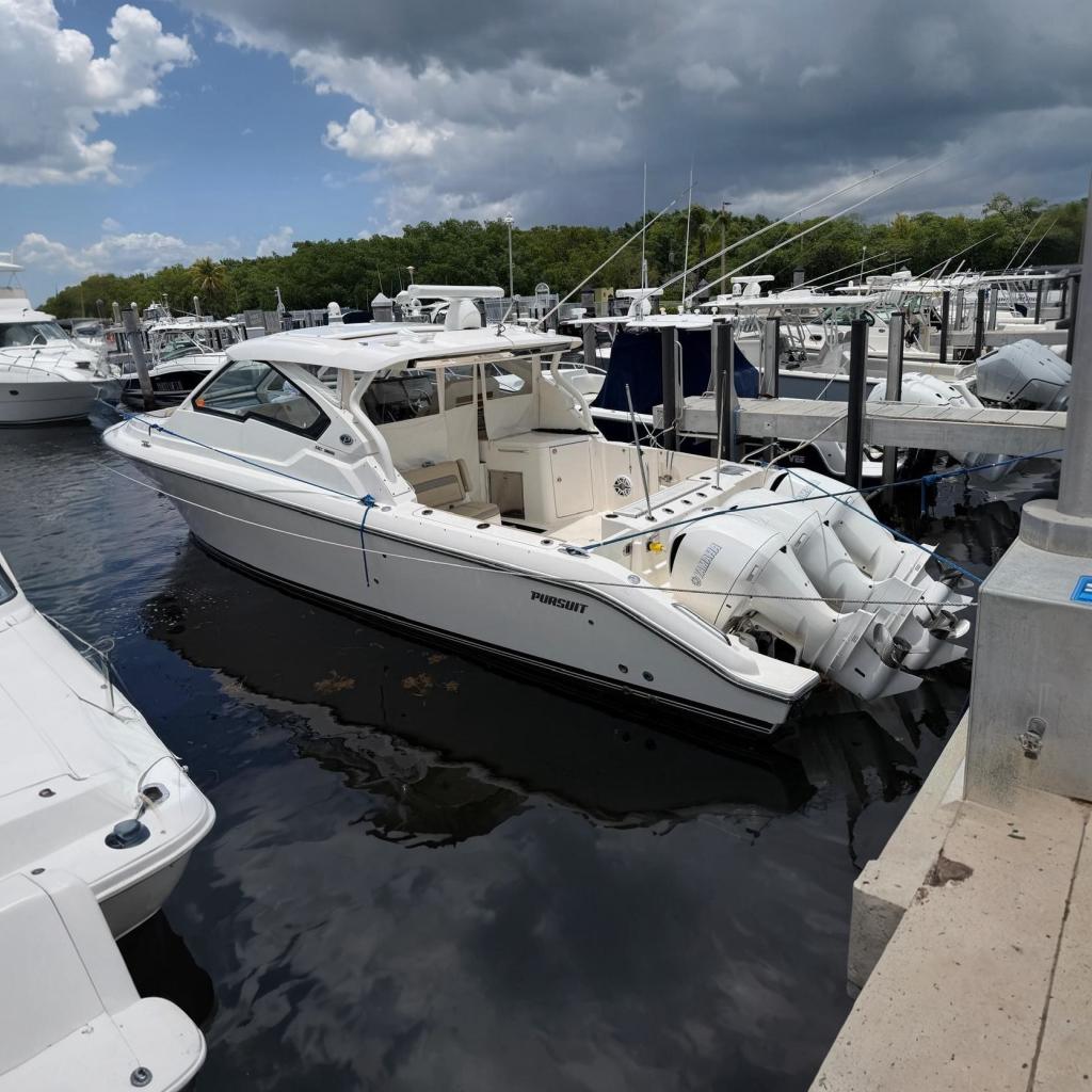 2018 Pursuit DC 365 Dual Console