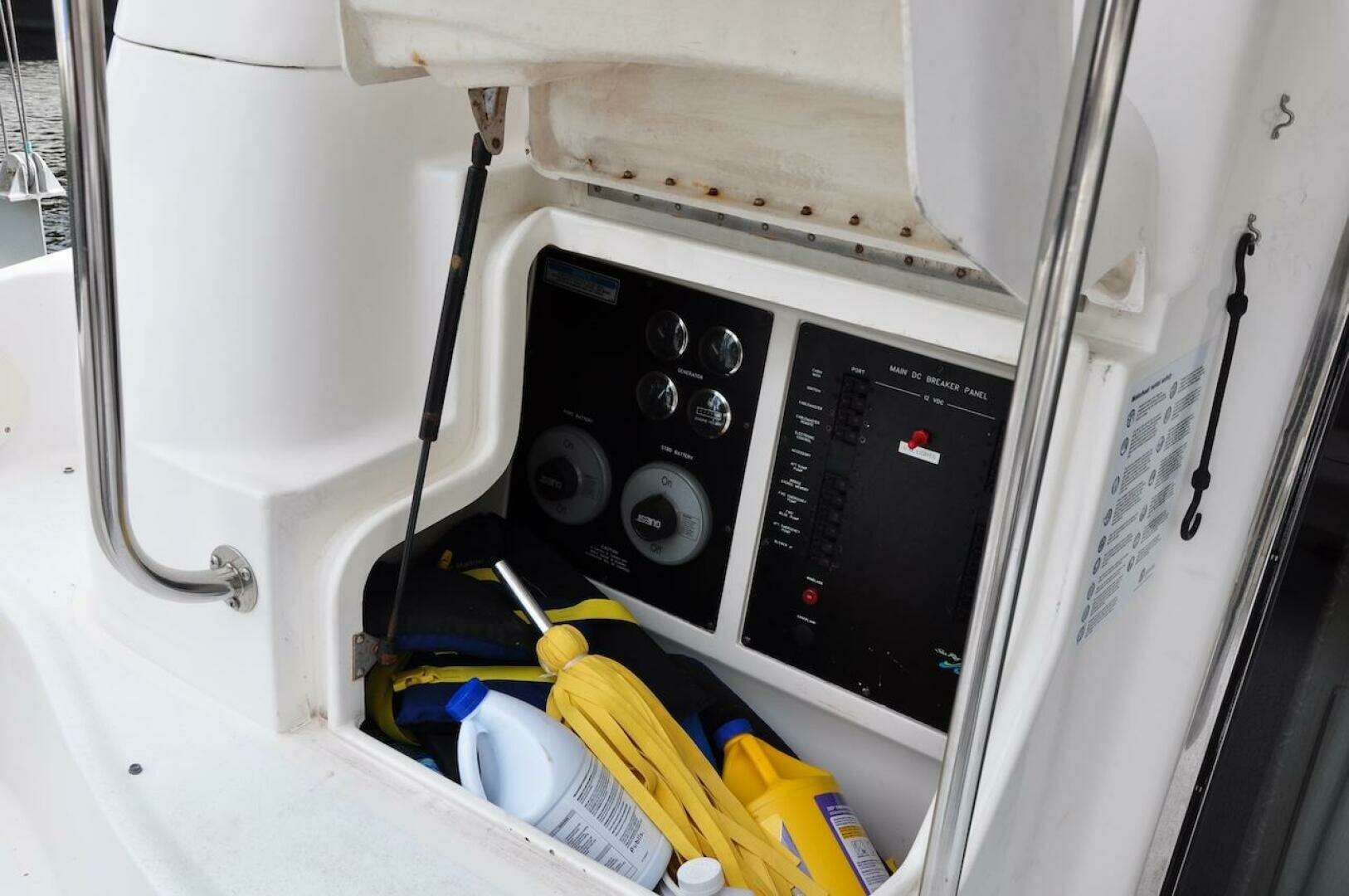 1998 Sea Ray 480 Sedan Bridge - Image 26