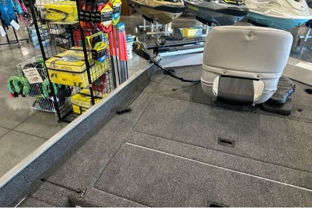 2026 Crestliner Storm - 12