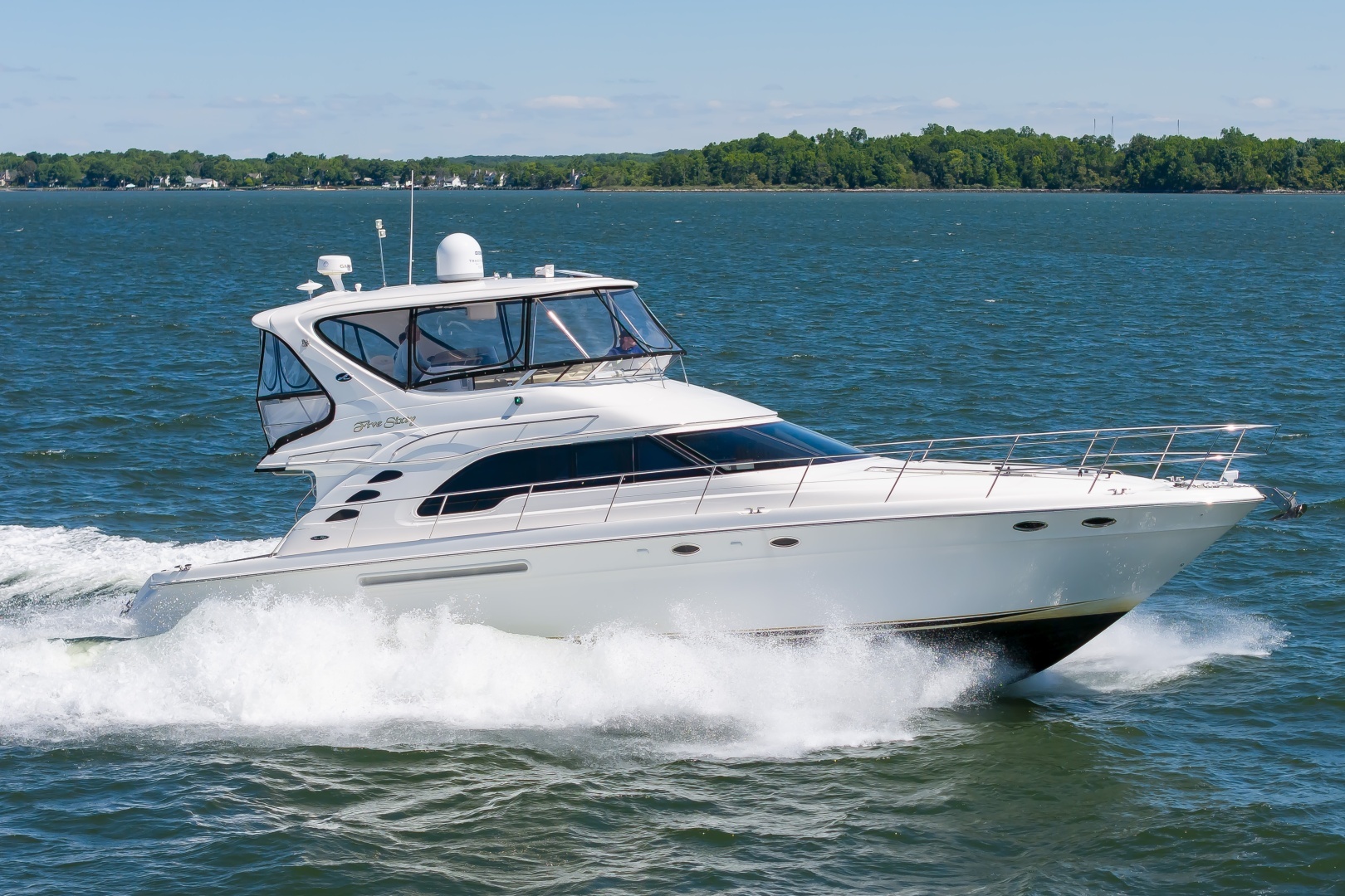 2002 Sea Ray 560 Sedan Bridge - Image 2
