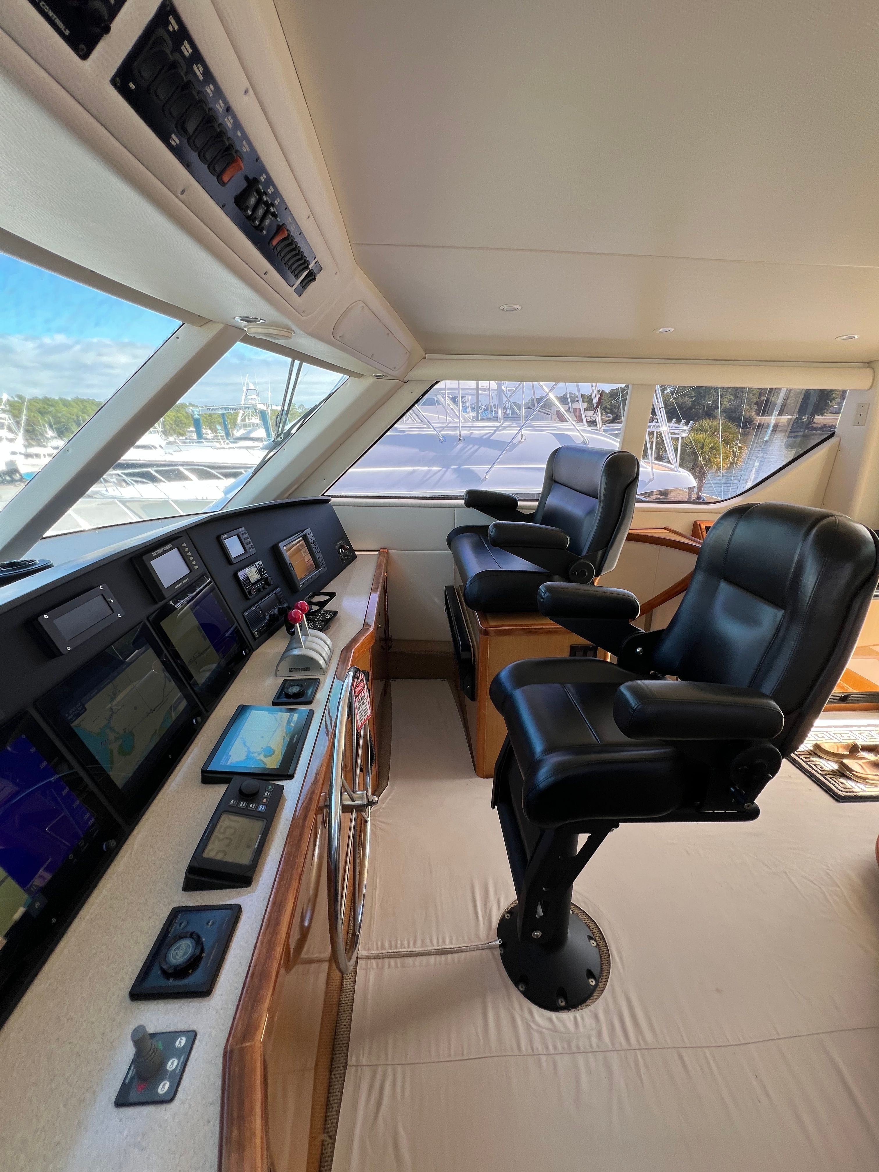 2002 Viking 61 Enclosed Bridge - 59