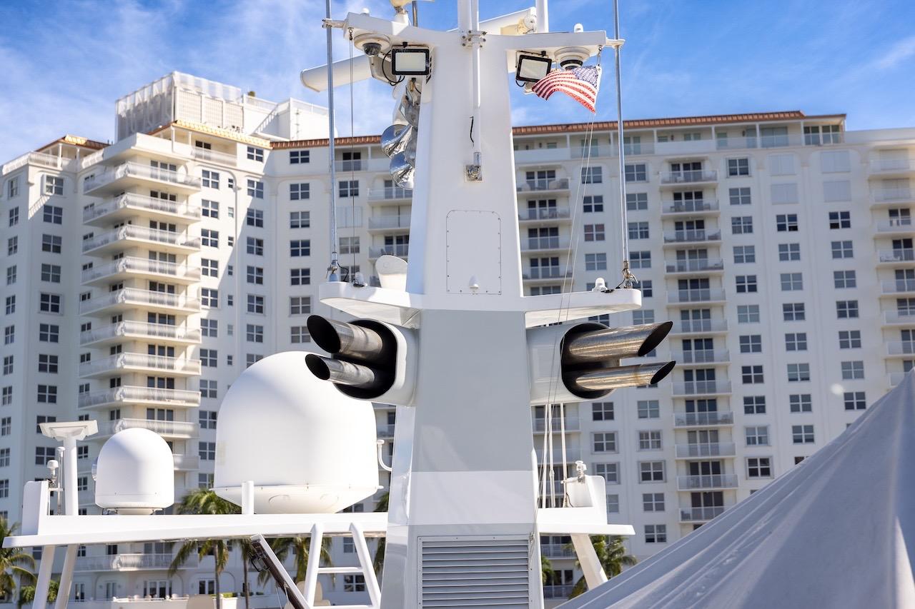 Rooftop view of ABD 90 Explorer yacht with cityscape background, 1996 model.