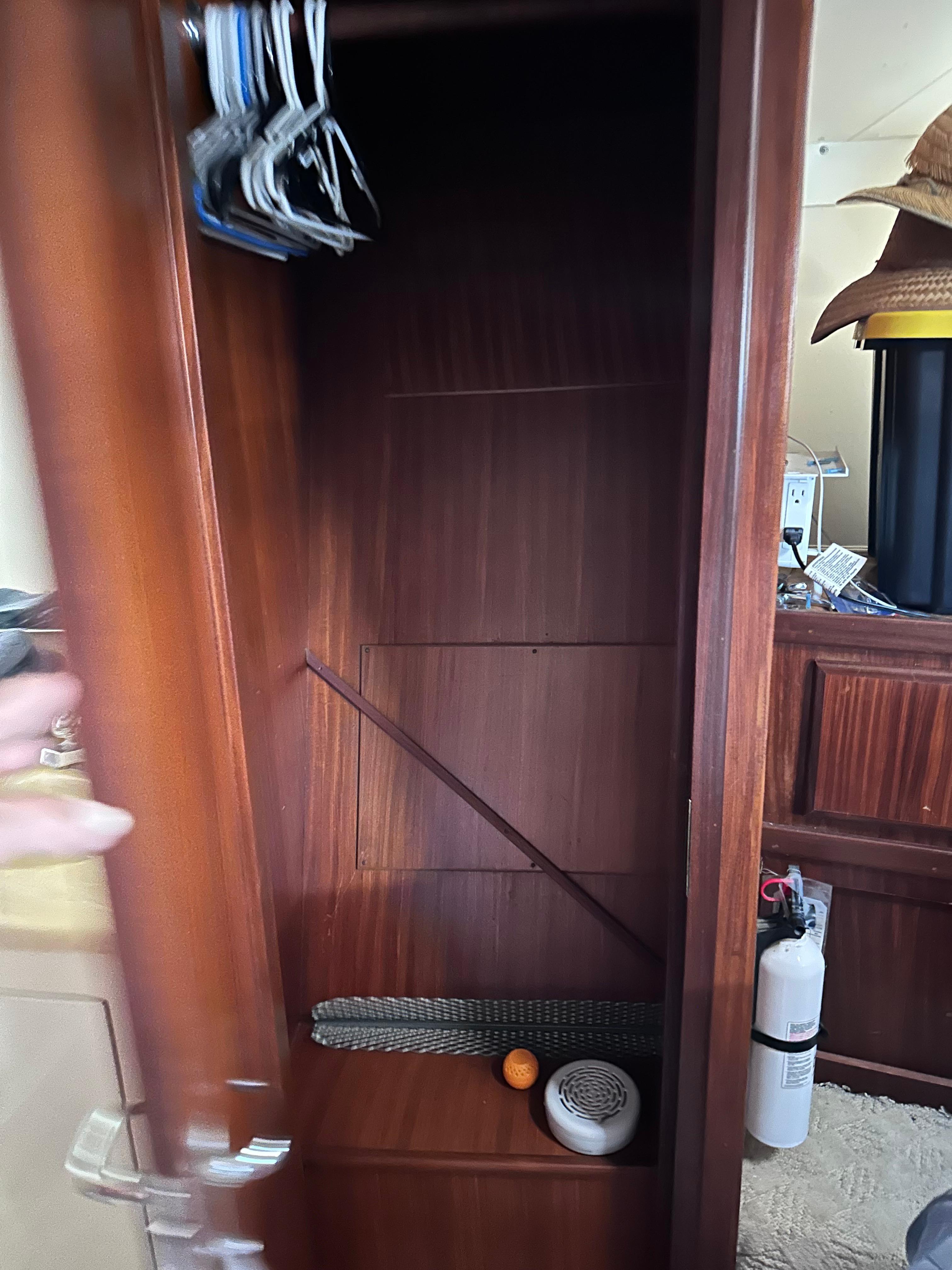 1988 Hatteras 48conv - 13