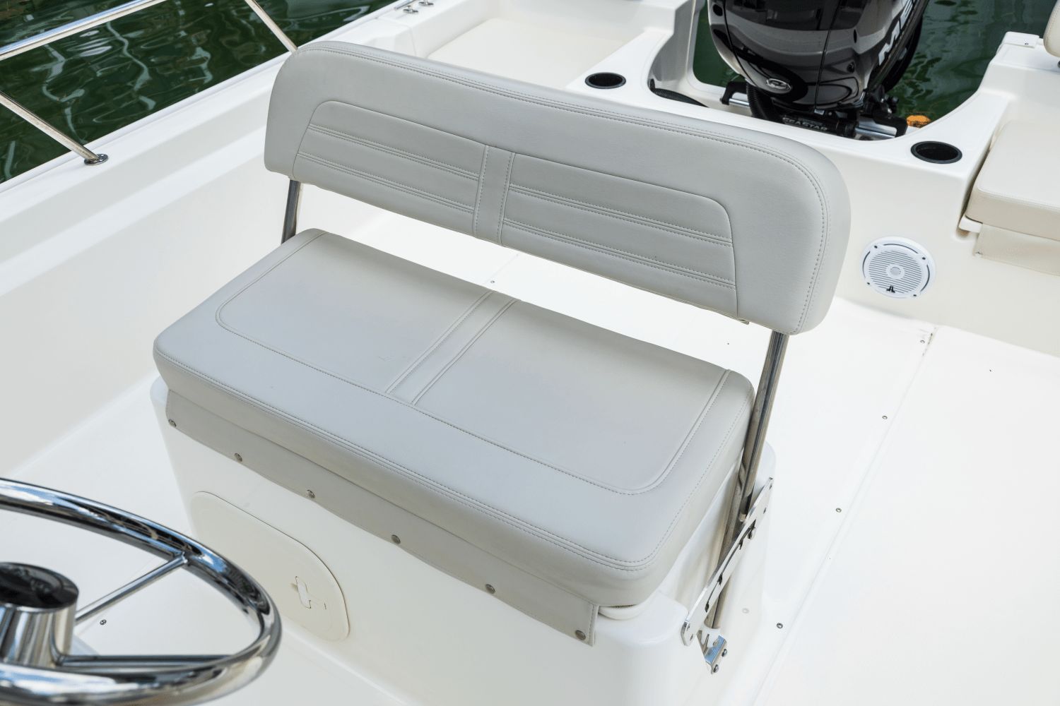 2026 Boston Whaler 190 Montauk - 42
