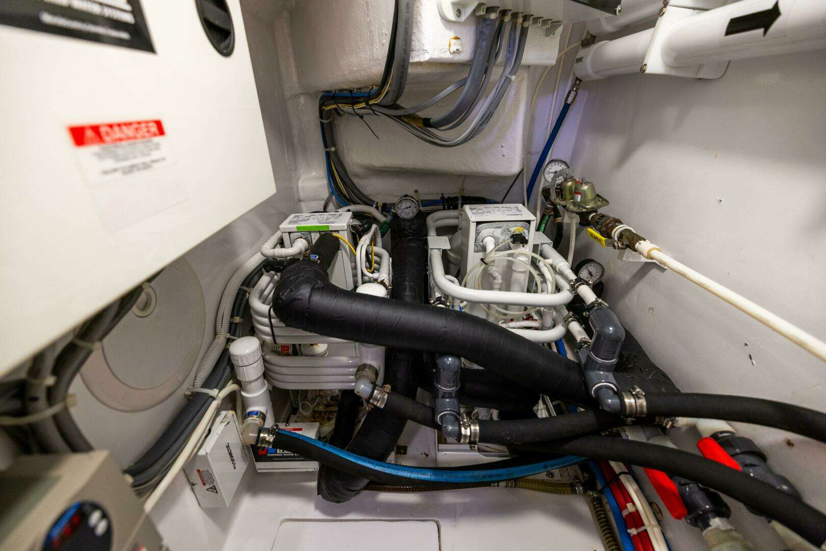 2011 Viking 70 Convertible - Image 64