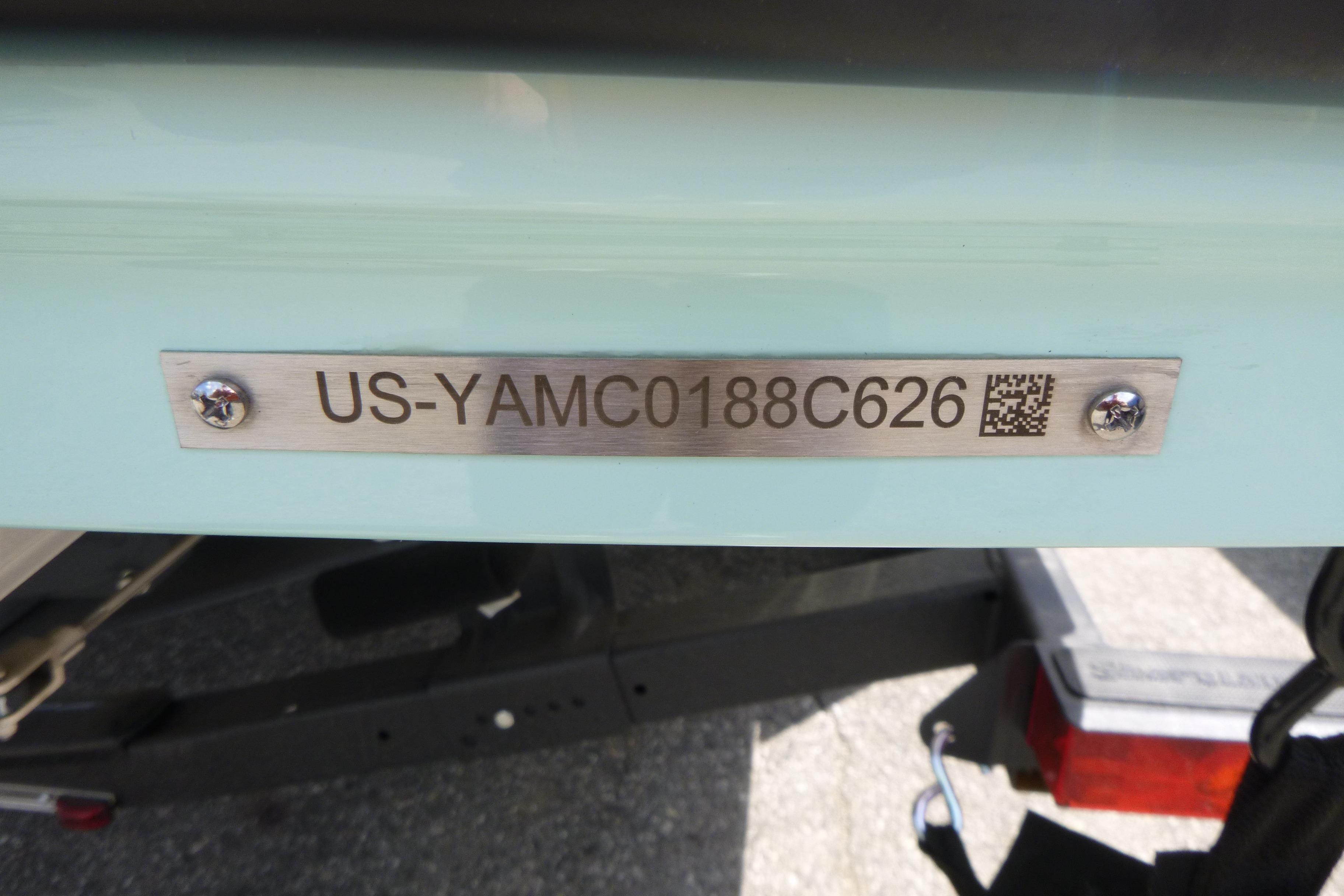 2026 Yamaha Boats 222S identification plate with serial number and QR code.