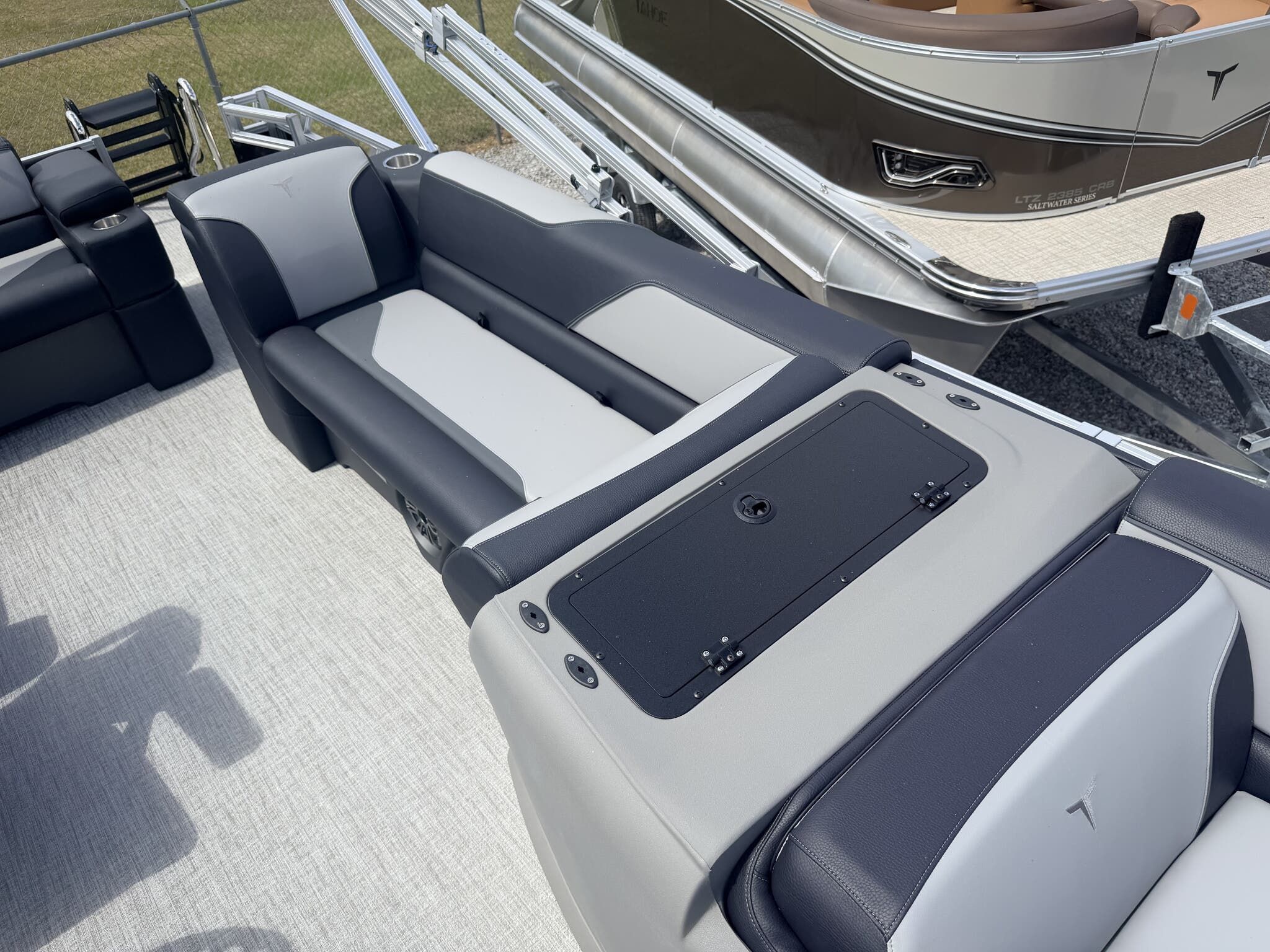 2026 Tahoe Pontoon Boats Sport 85 23 ELITE WINDSHIELD-140HP - 6