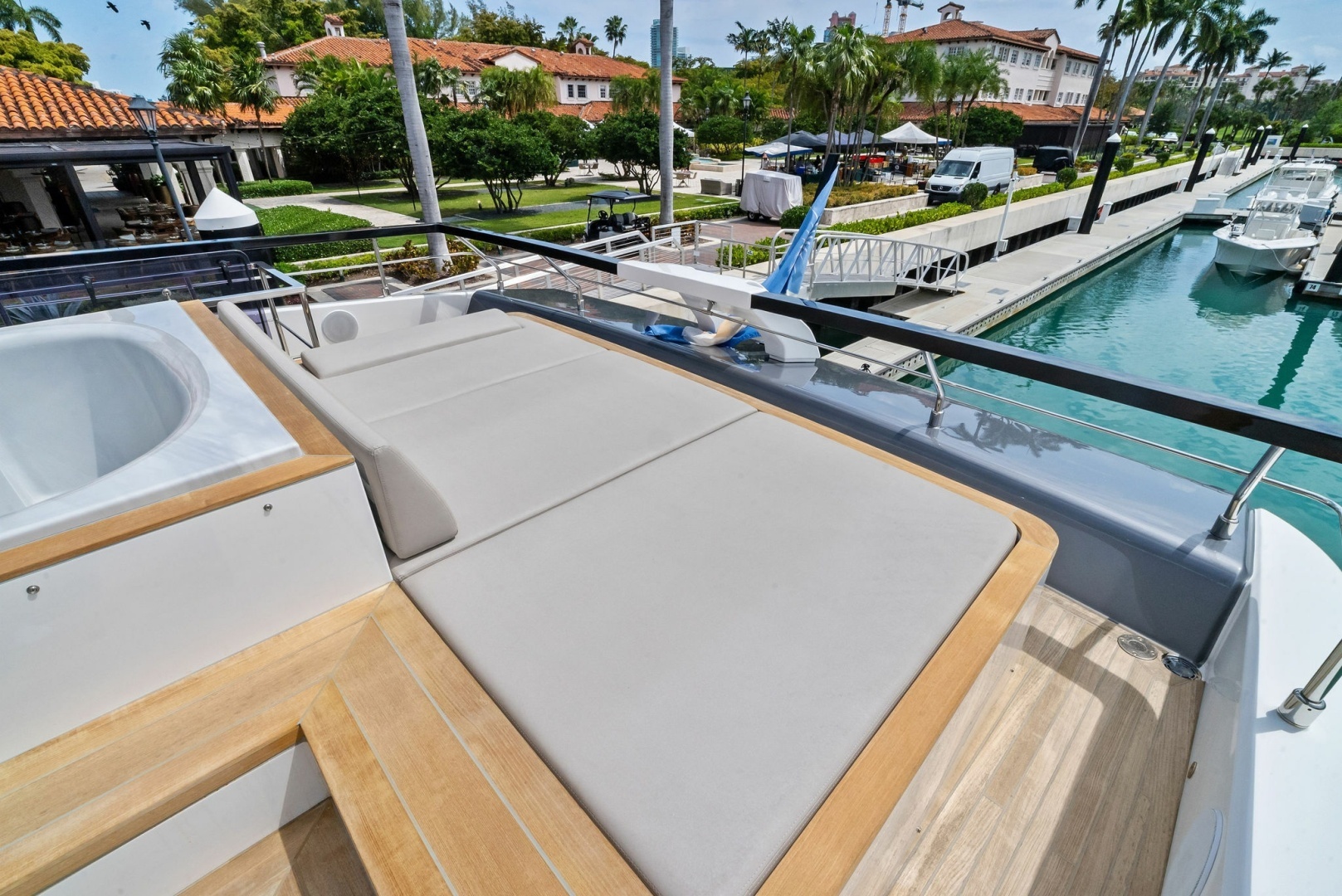 2023 Ferretti Yachts 860 - Image 20