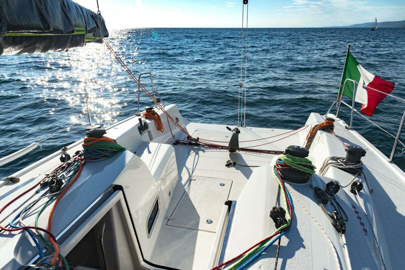 2026 Italia Yachts 9.98 - Image 7
