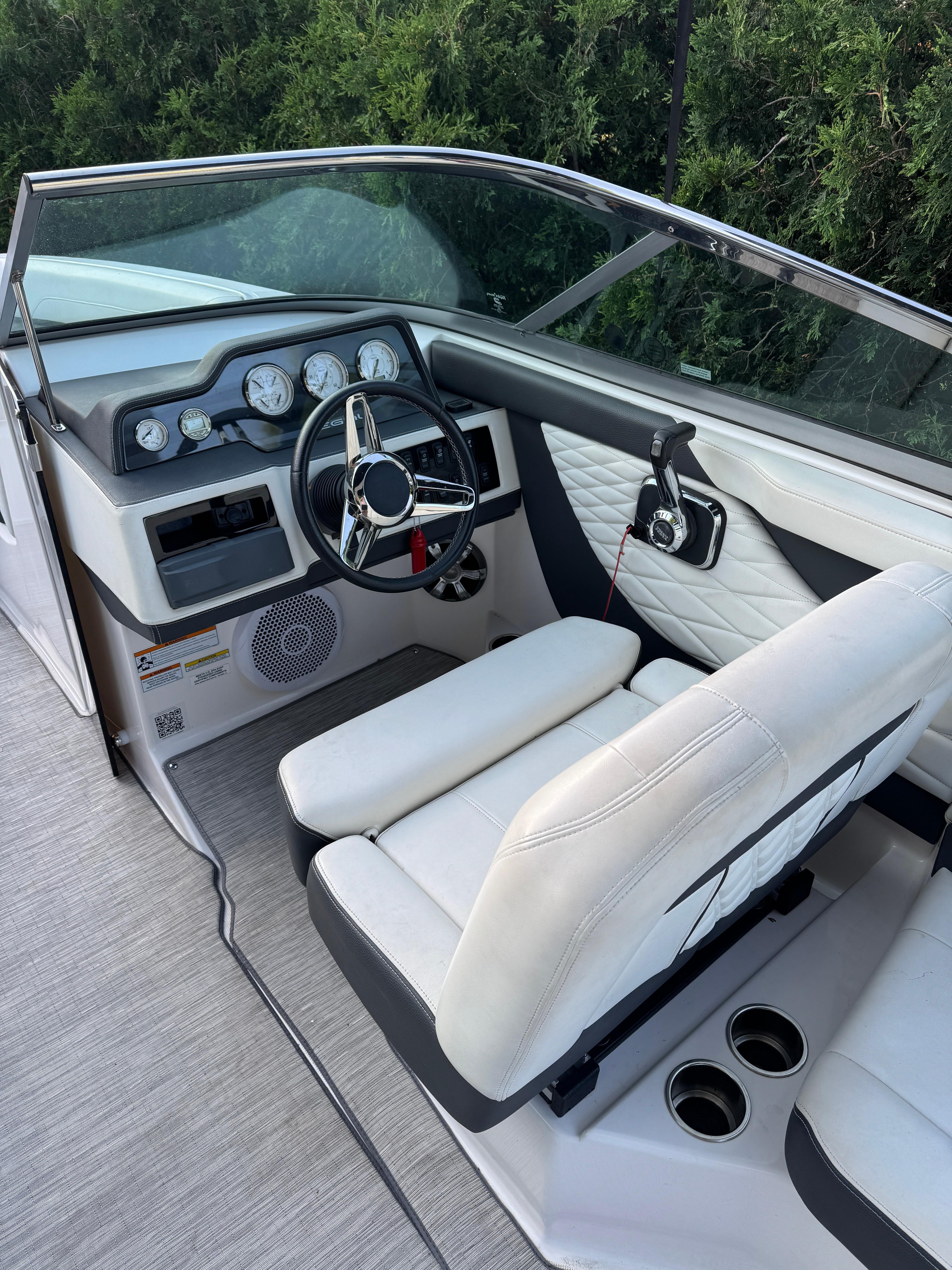 2018 Regal 26 FasDeck - 17