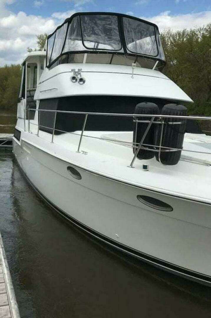 1998 Carver 355 Aft Cabin - Image 5