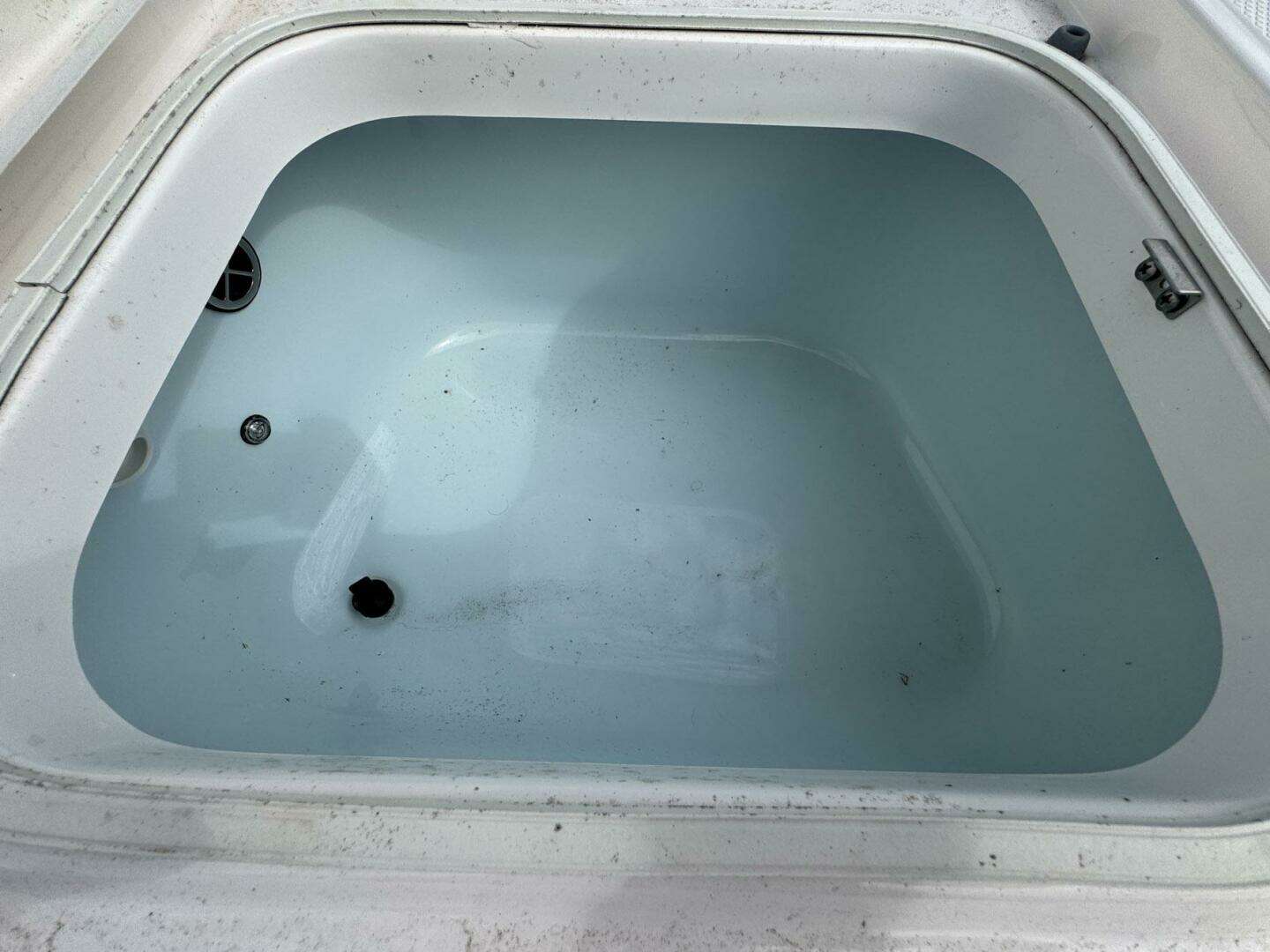 2021 Robalo 246 Cayman - Image 19