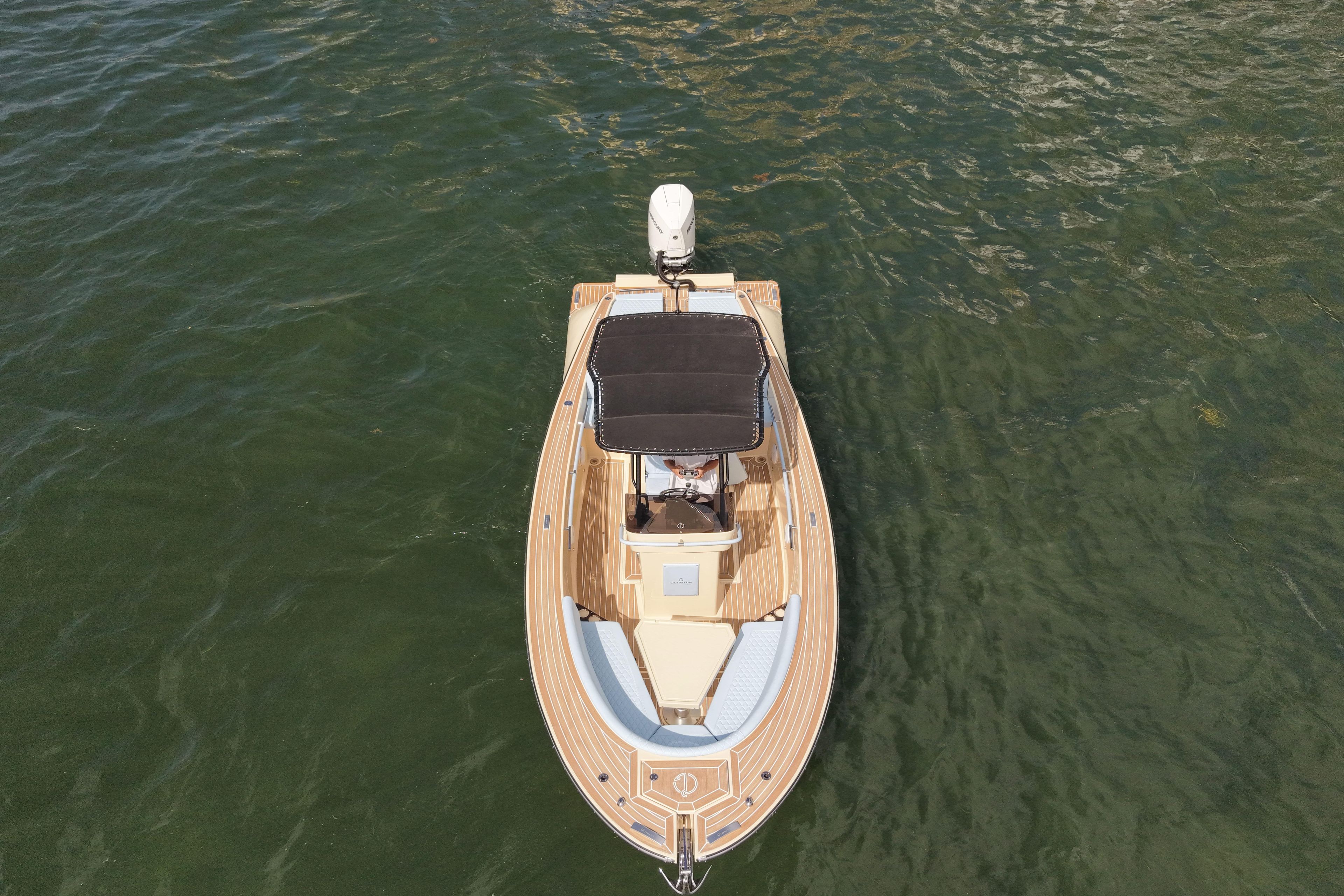 Overhead view of 2026 Lilybaeum Levanzo 25 boat on water.