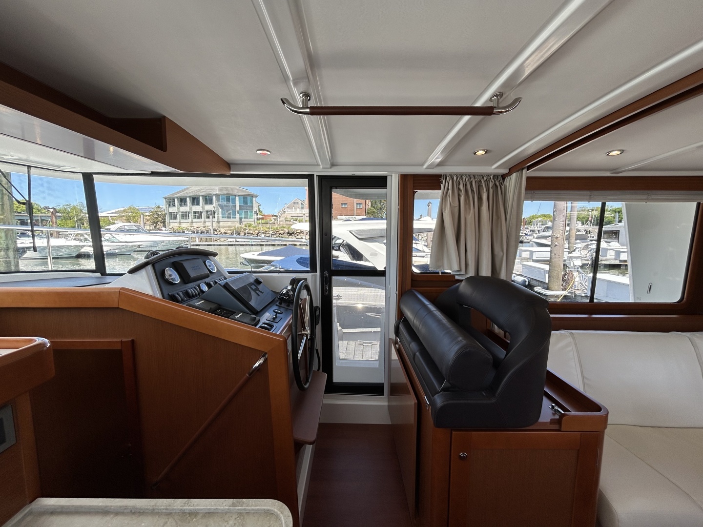 2018 Beneteau 44 Swift Trawler - Image 12