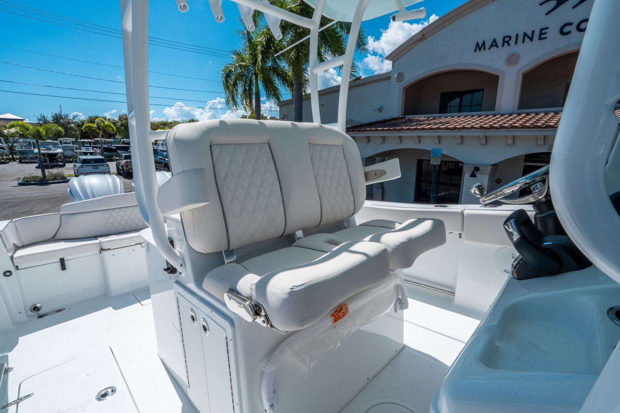 2026 Sea Hunt ULTRA 305 CB - 22