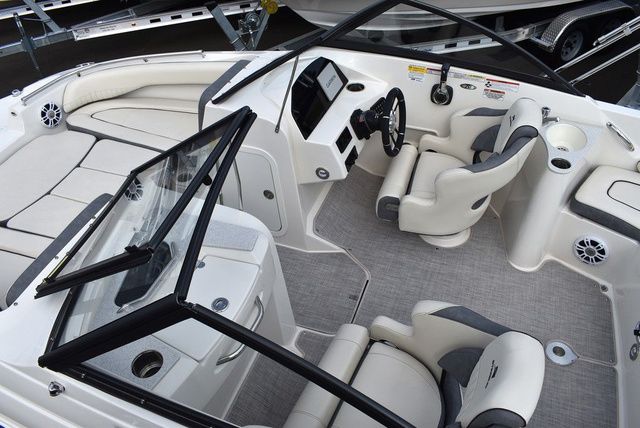 2024 Stingray 201 DC - 11