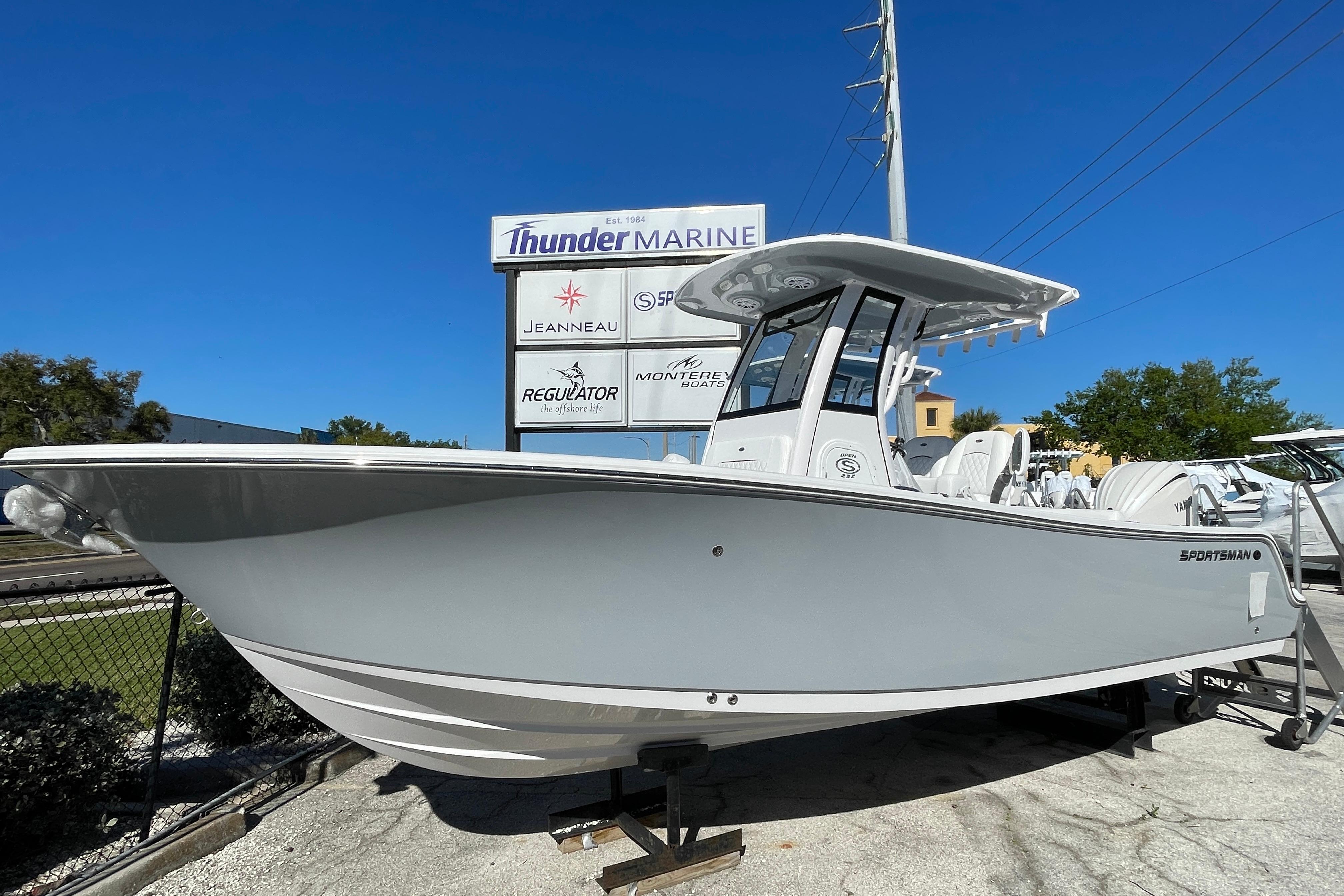 2026 Sportsman Open 232 Center Console
