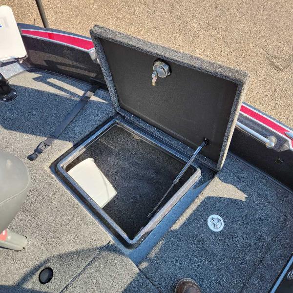 2024 Nitro ZV20 Pro boat storage compartment with open hatch.