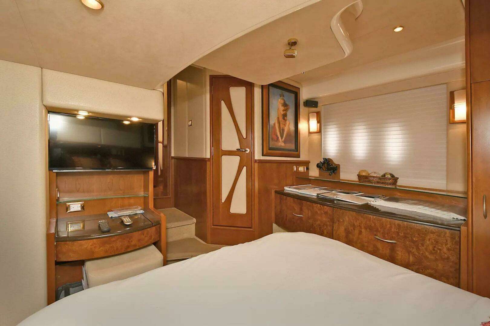 2009 Silverton 52 Ovation - Image 18
