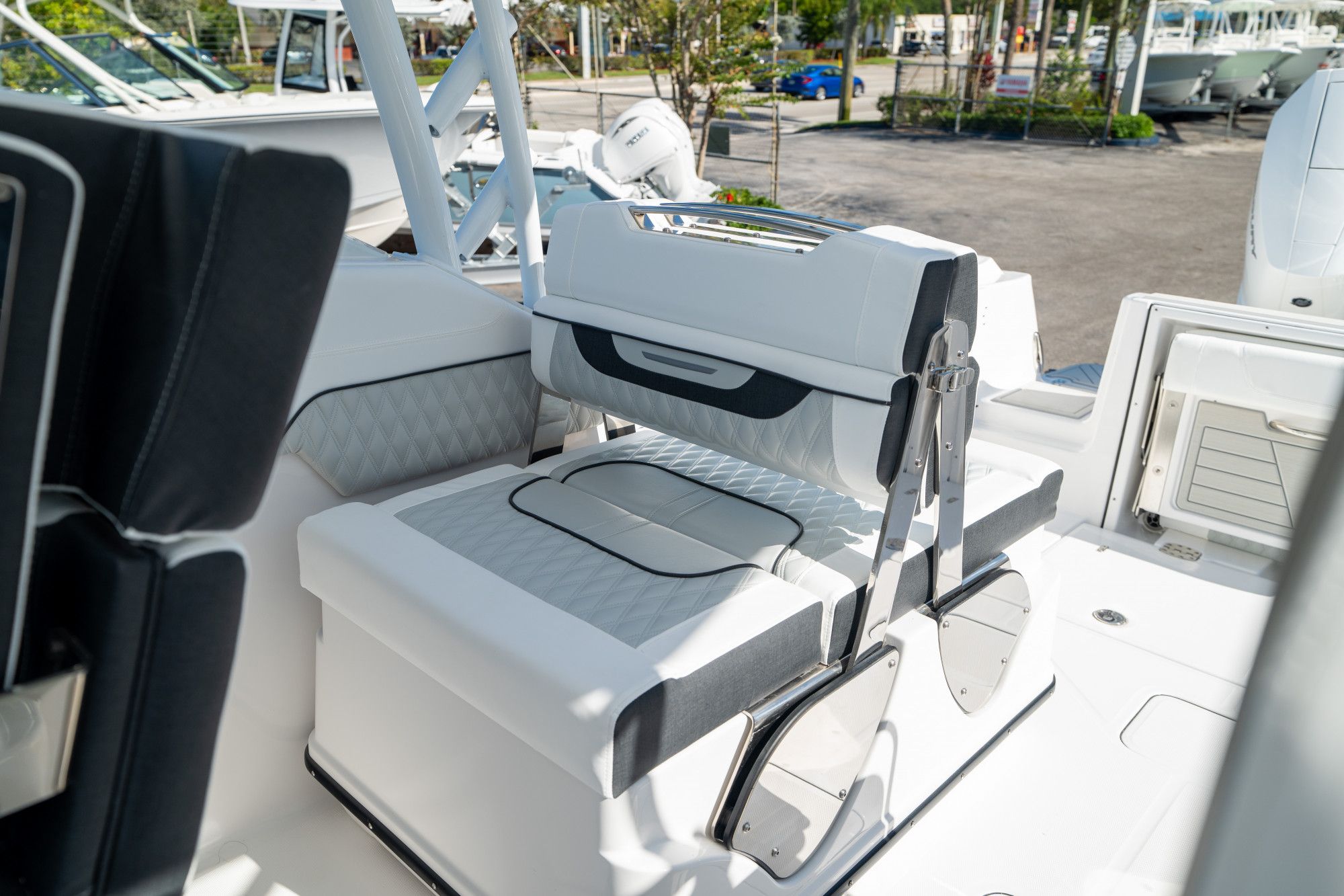 2024 Blackfin 302 DC - 29