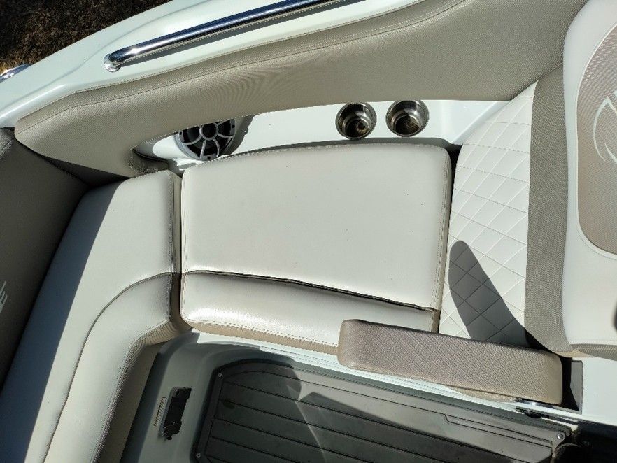 2018 Crownline Eclipse E23 XS - 20