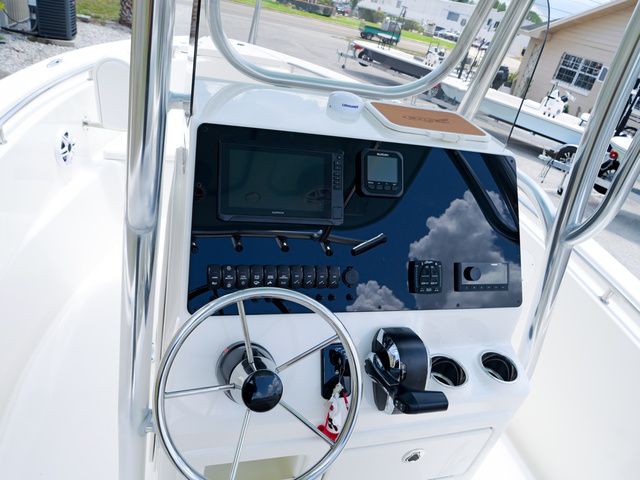 2027 Bulls Bay 230 Center Console - 35
