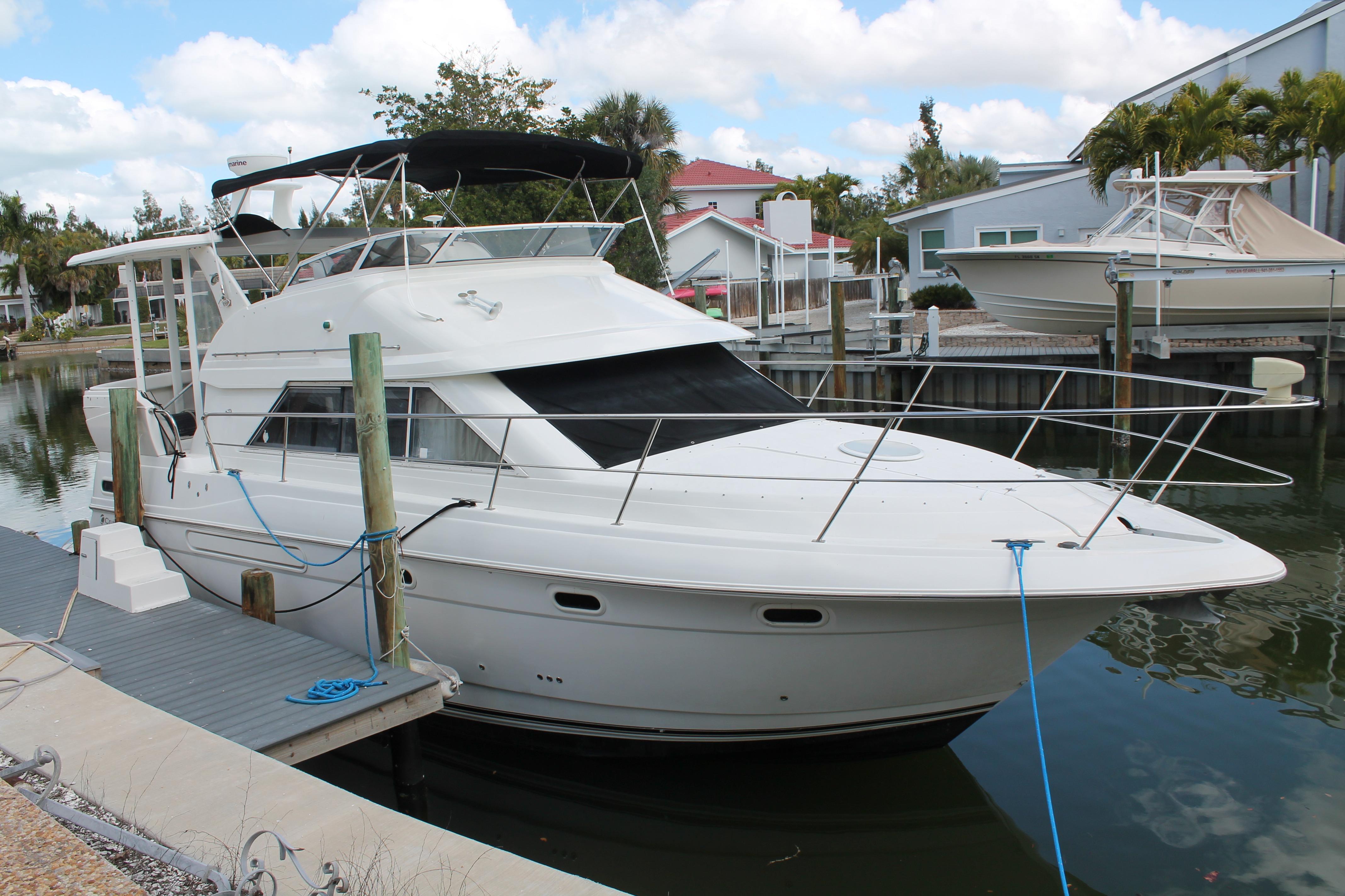 2004 Cruisers Yachts 3750 Motoryacht