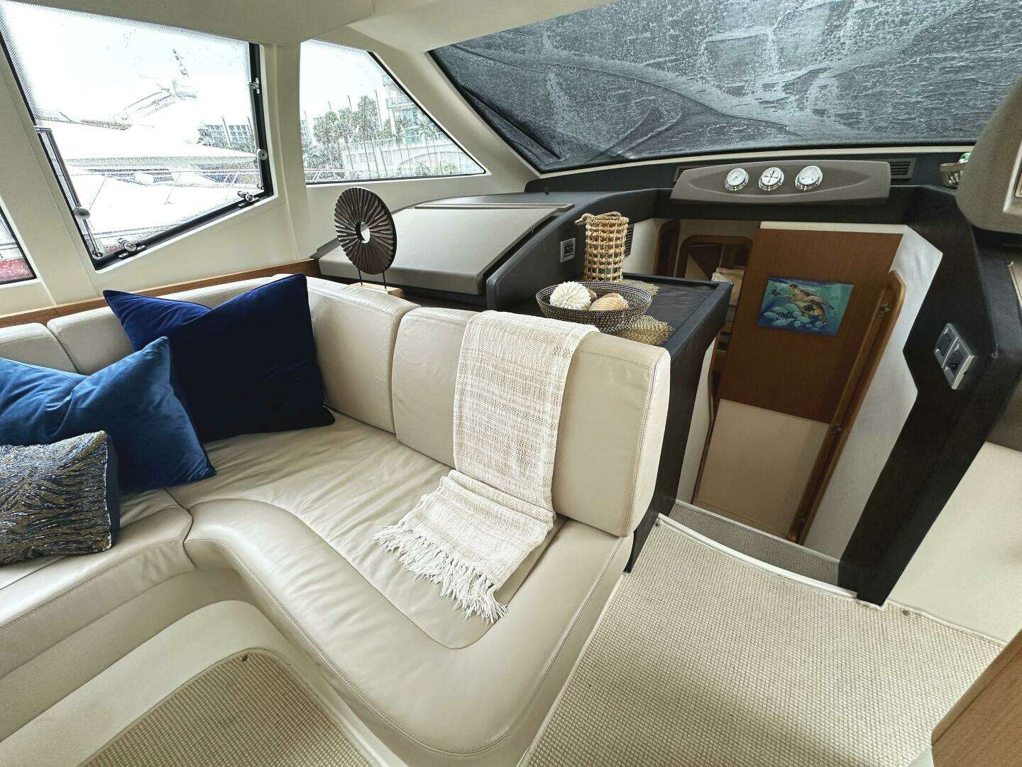 2014 Ferretti Yachts 530 - Image 14