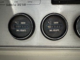 1986 Carver 42' Cockpit MY - 38