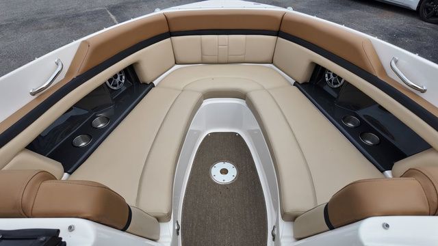 2015 Sea Ray SLX 250 - 26