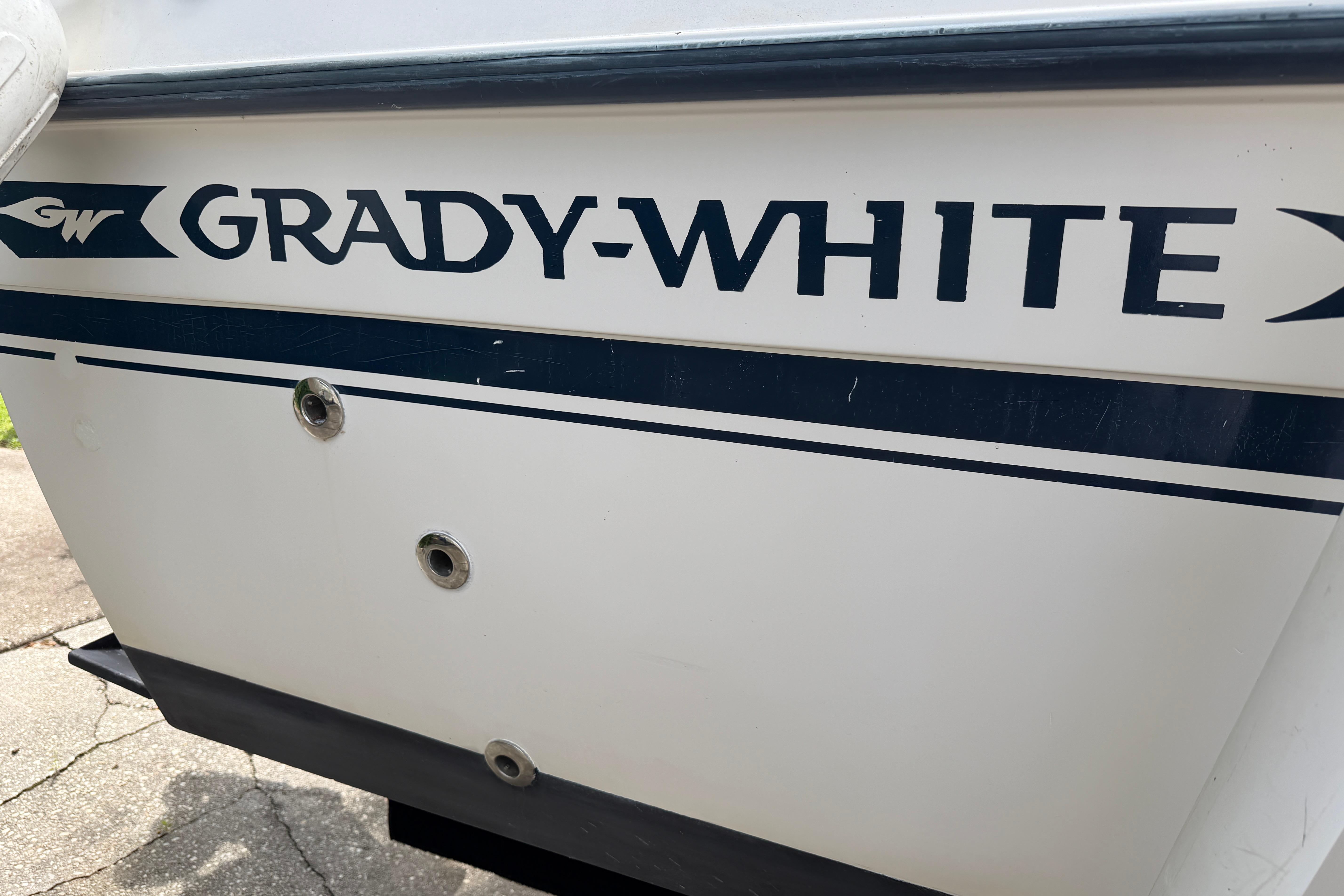 1987 Grady-White Seafarer 226 boat hull with logo and design details.