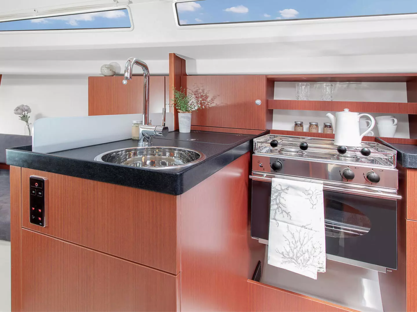 2025 Hanse 315 - Image 21
