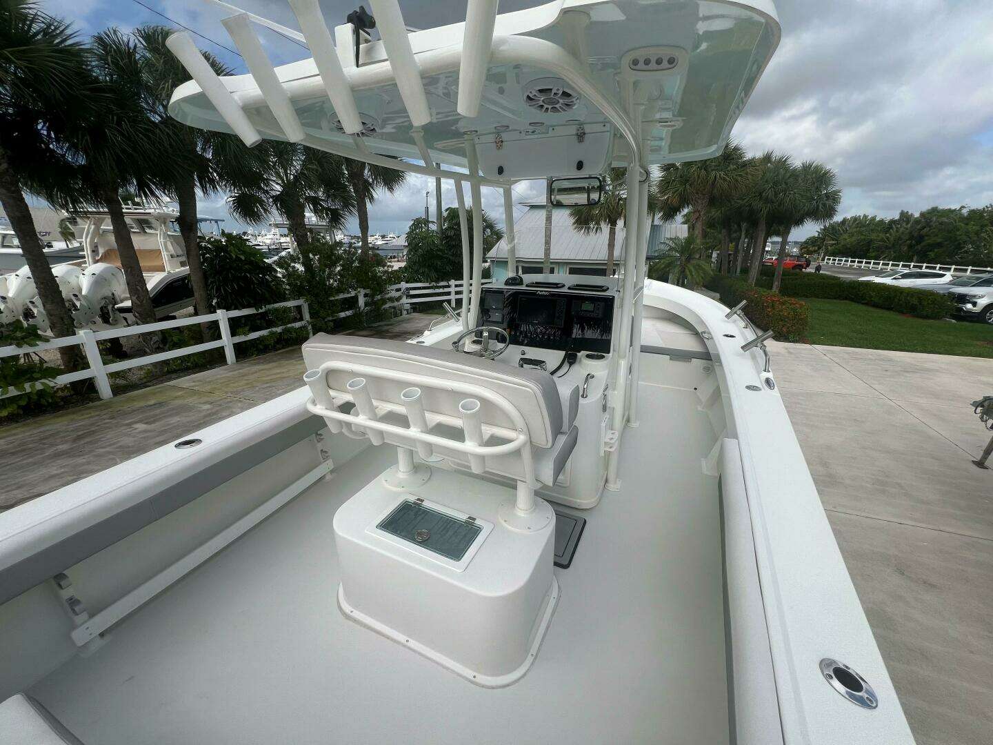 2022 Parker 25 Center Console - Image 11