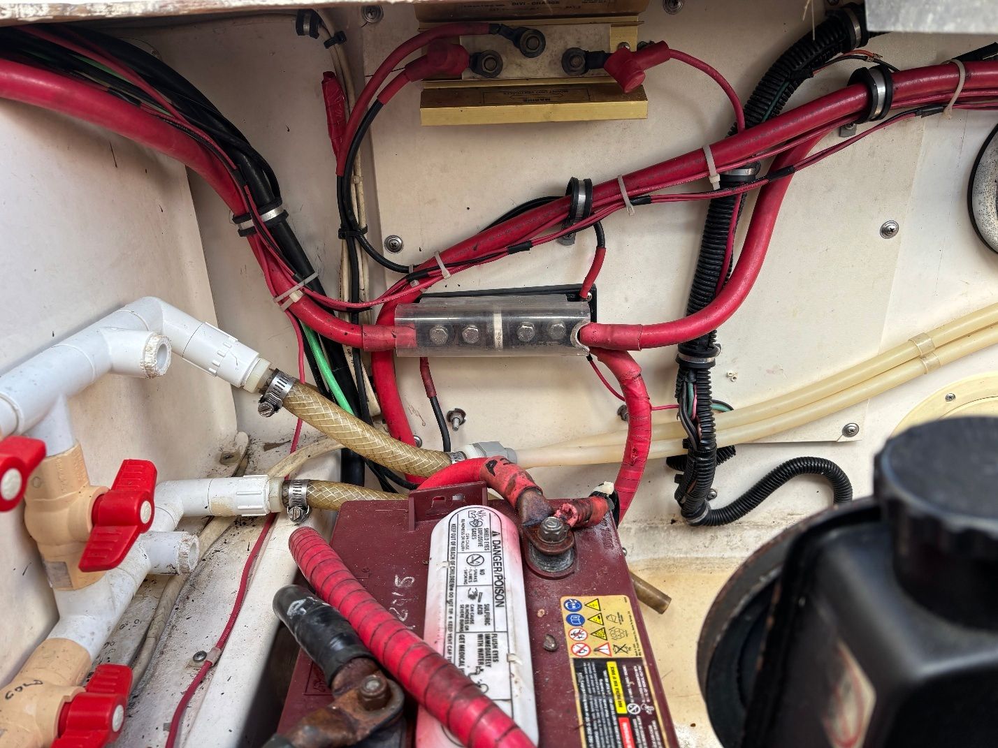 Electrical wiring in the engine compartment of a 1997 Donzi 275LXC.