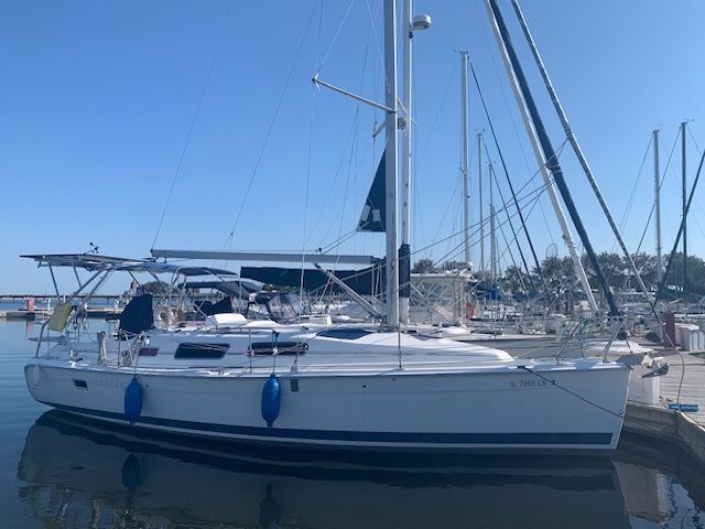 2005 Hunter 33 - 2