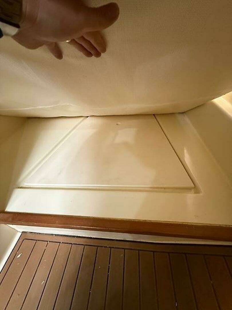 2018 Islander 27 Islander Hardback - Image 28