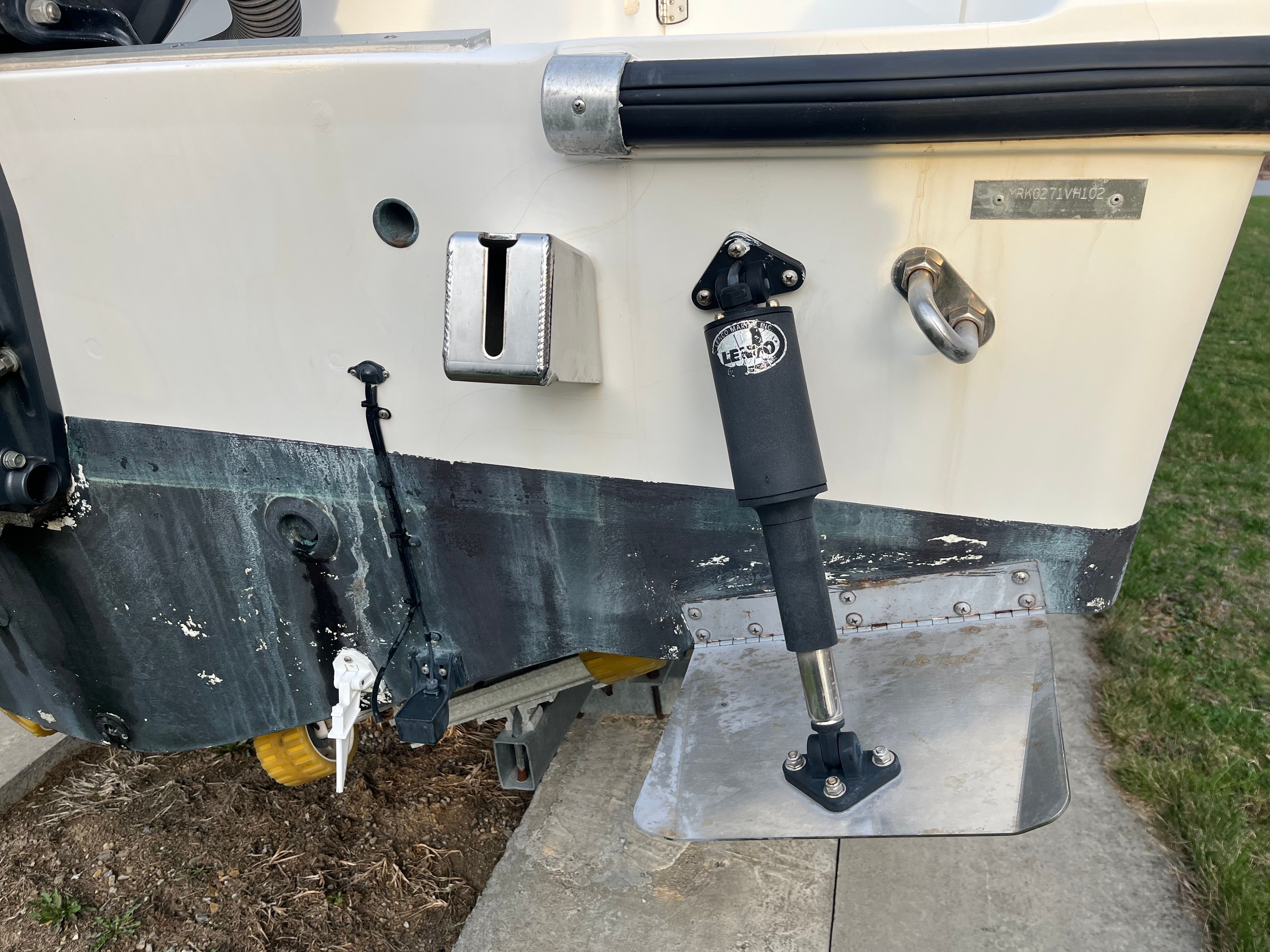 2002 Mako 232 Center Console - 8