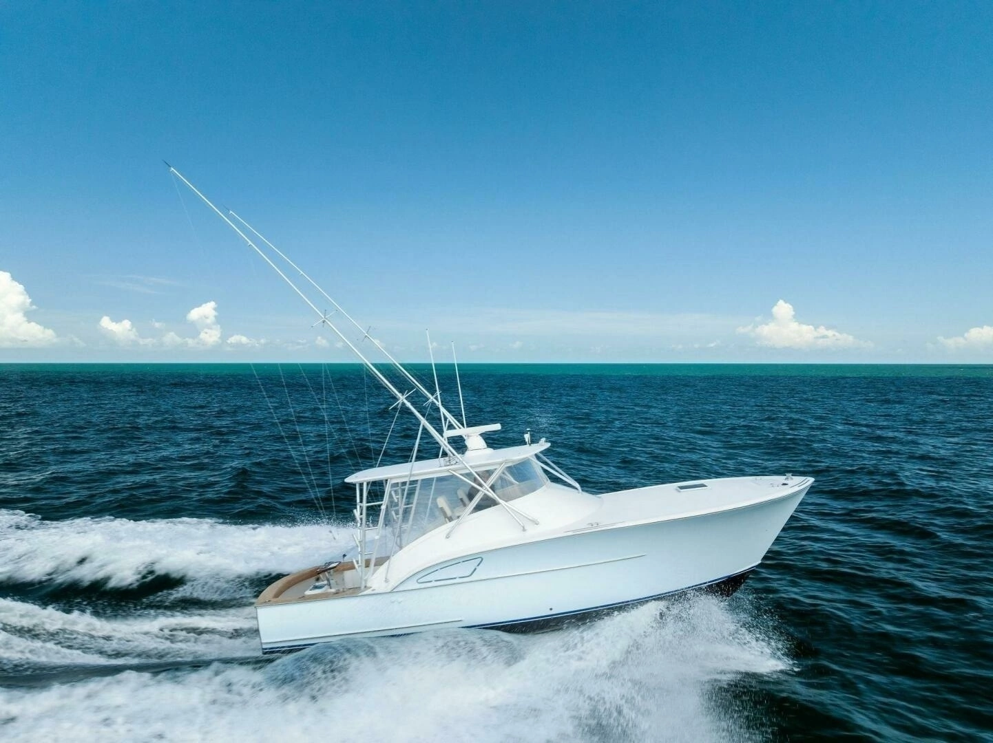 2018 Custom Carolina 35 Express - Image 17